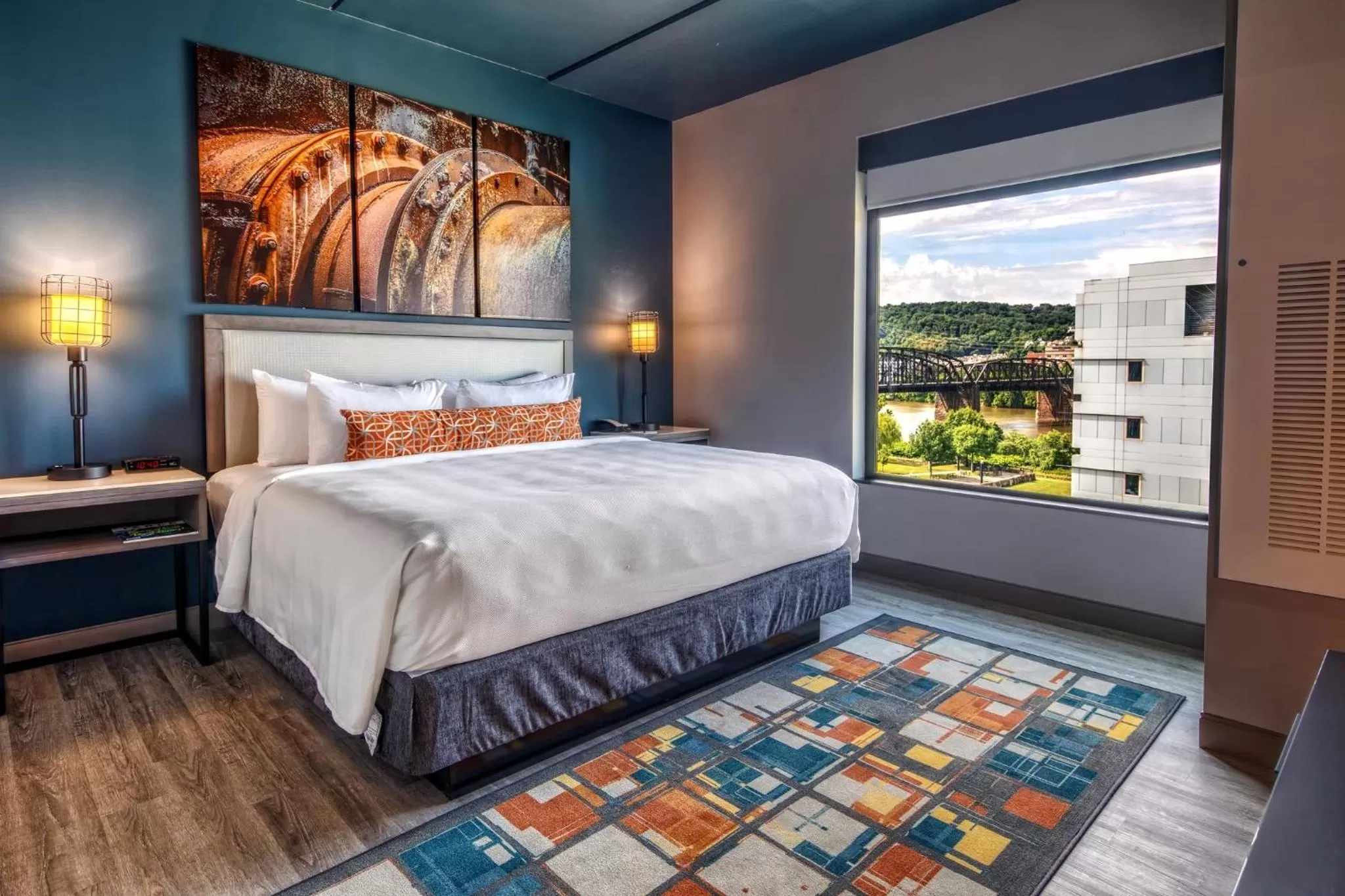 Photo of the whole room, Bed in Hotel Indigo Pittsburgh University - Oakland by IHG