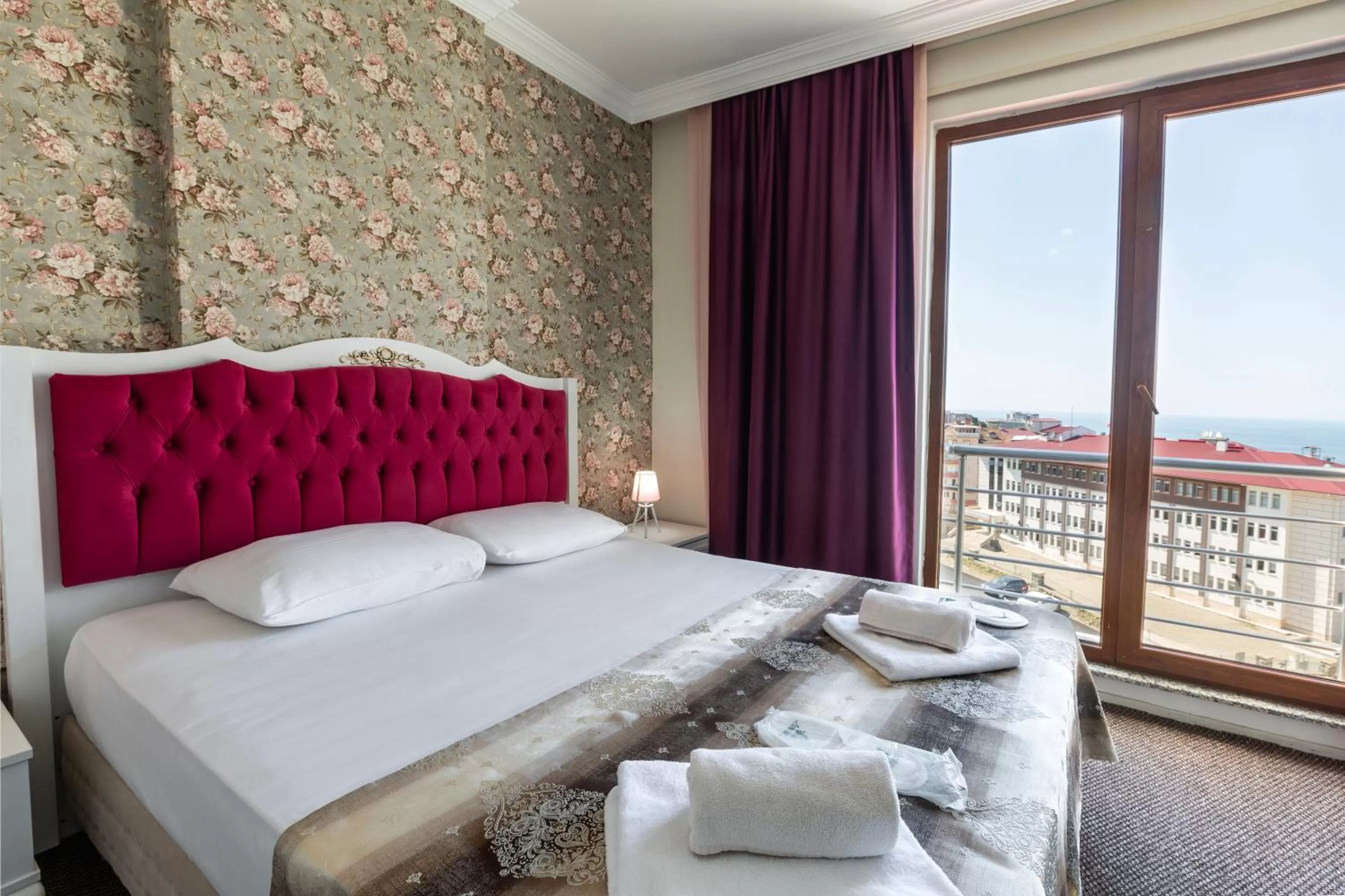 Bed in Bikka&Asell Suite Hotel