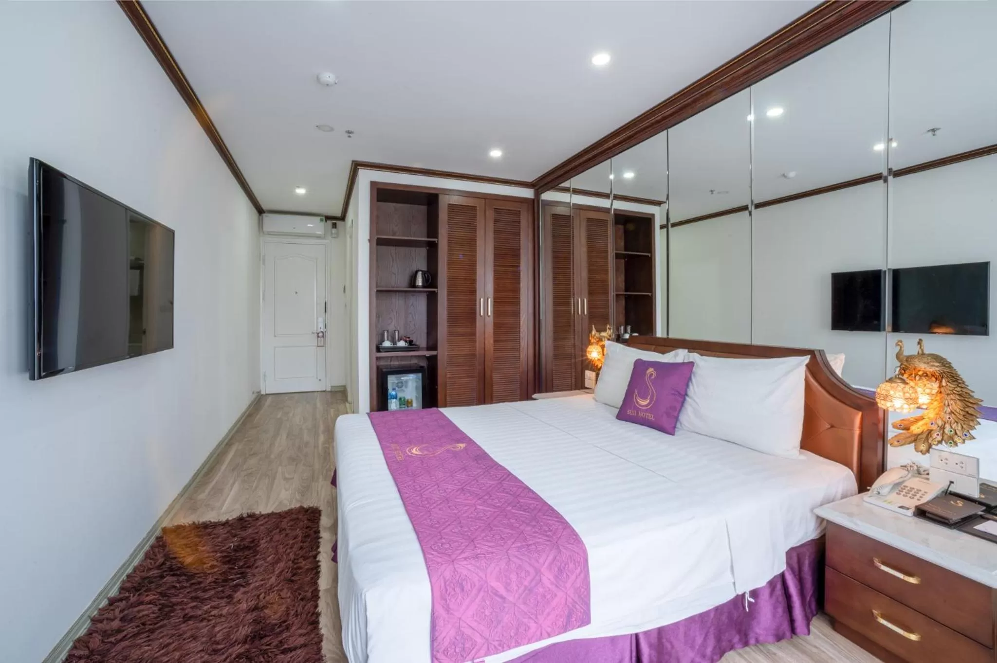 Bed in Hanoi Suji Hotel