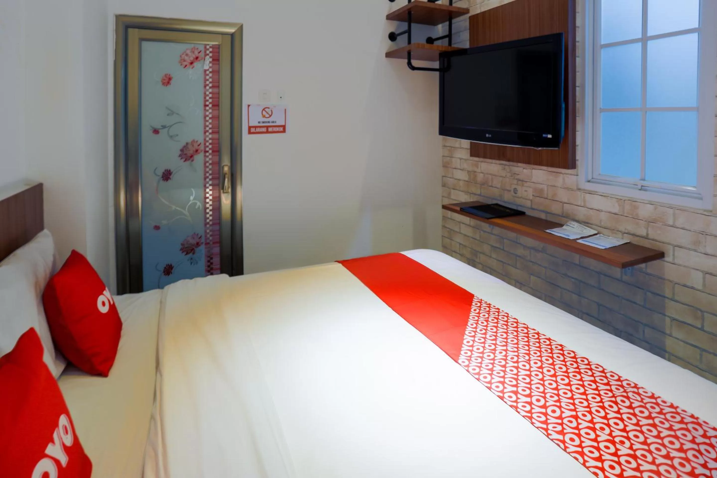 Bedroom, Bed in Hotel O Point Inn