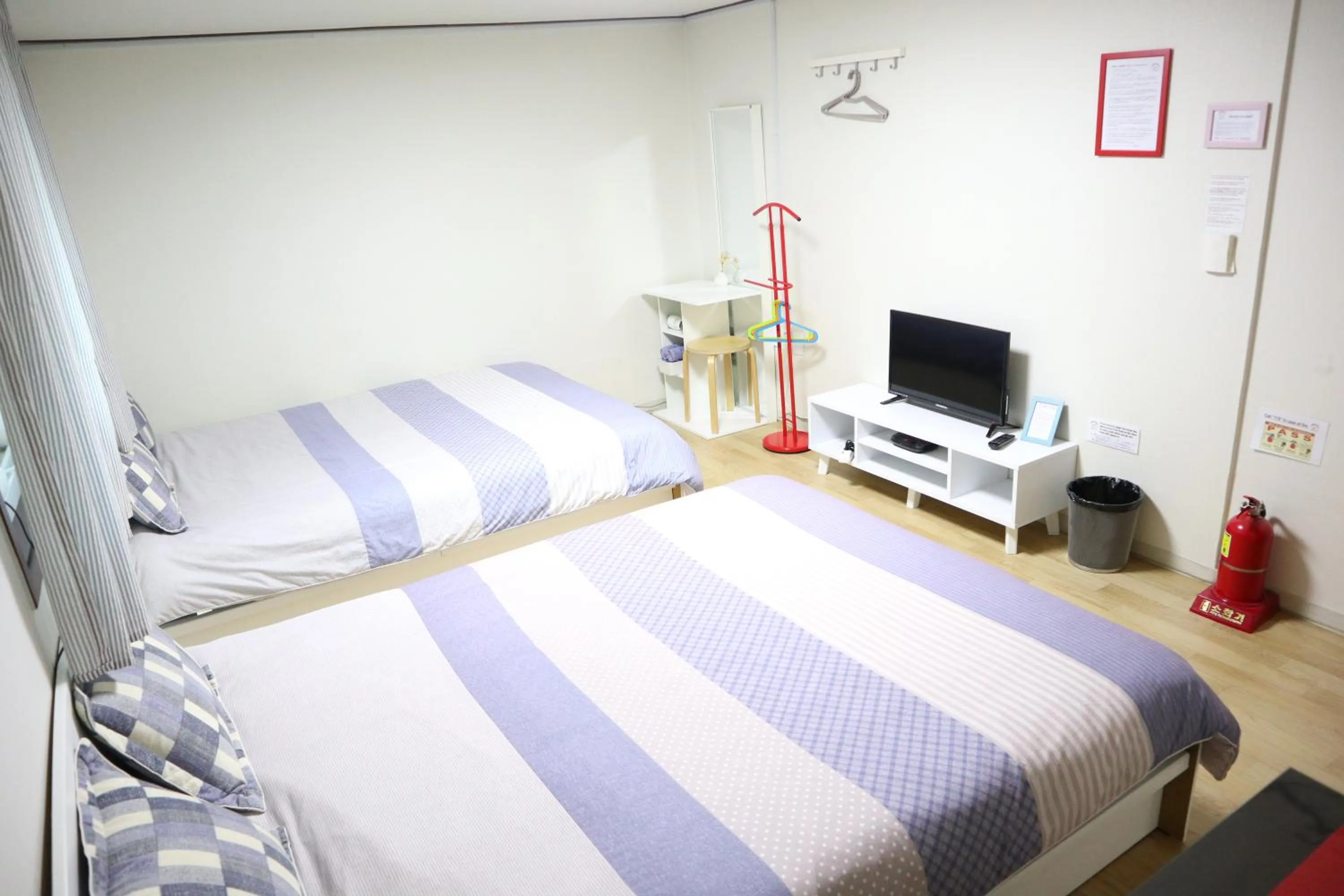 Photo of the whole room, Bed in Jeong House