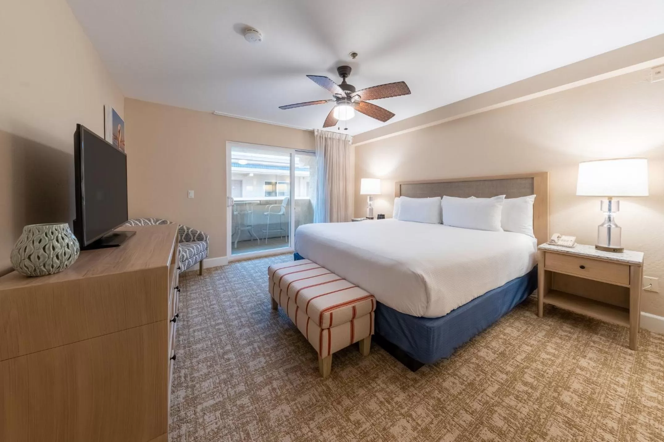 Bedroom, Bed in Southern California Beach Club