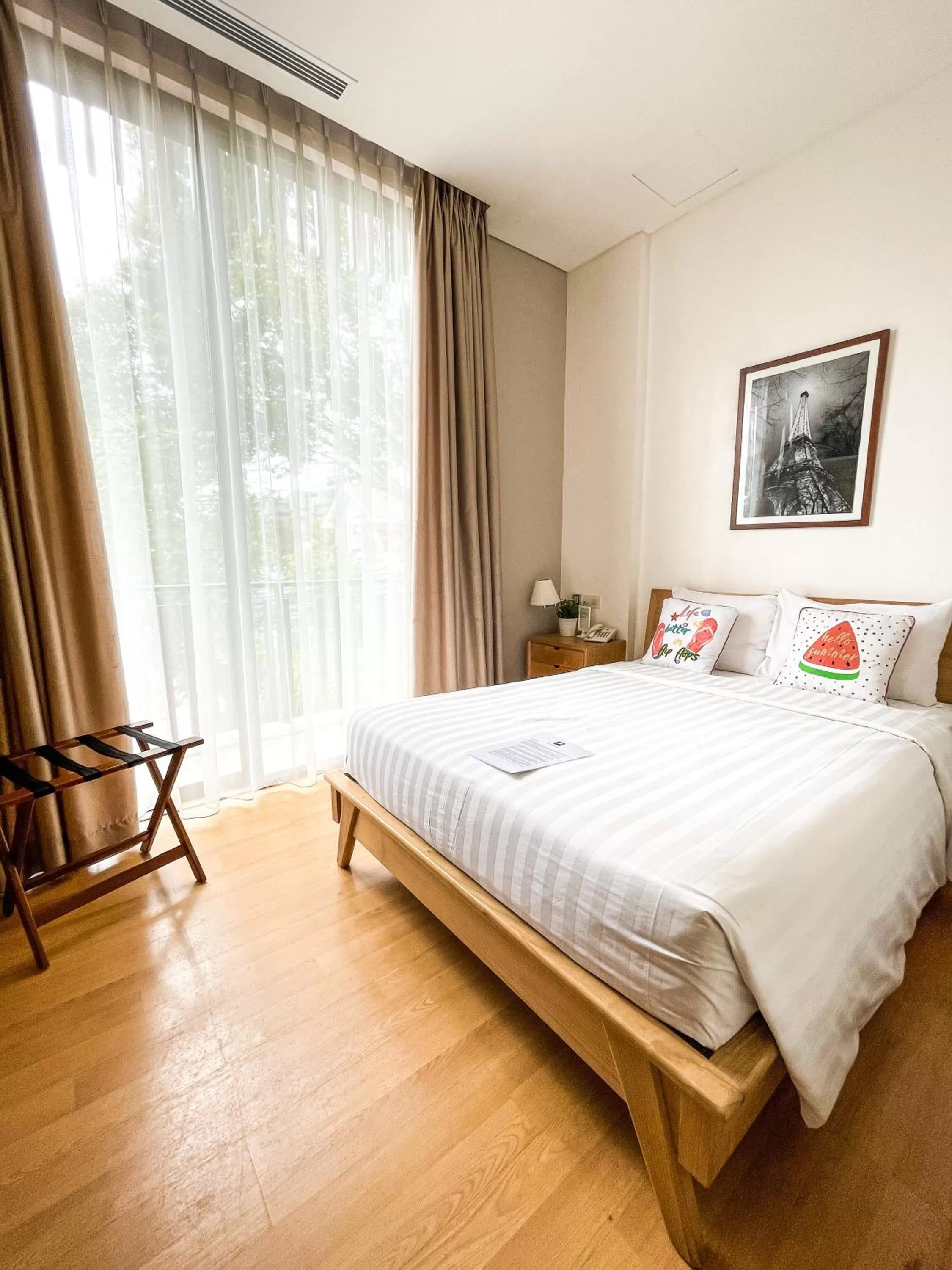 Bed in White Tree Residence