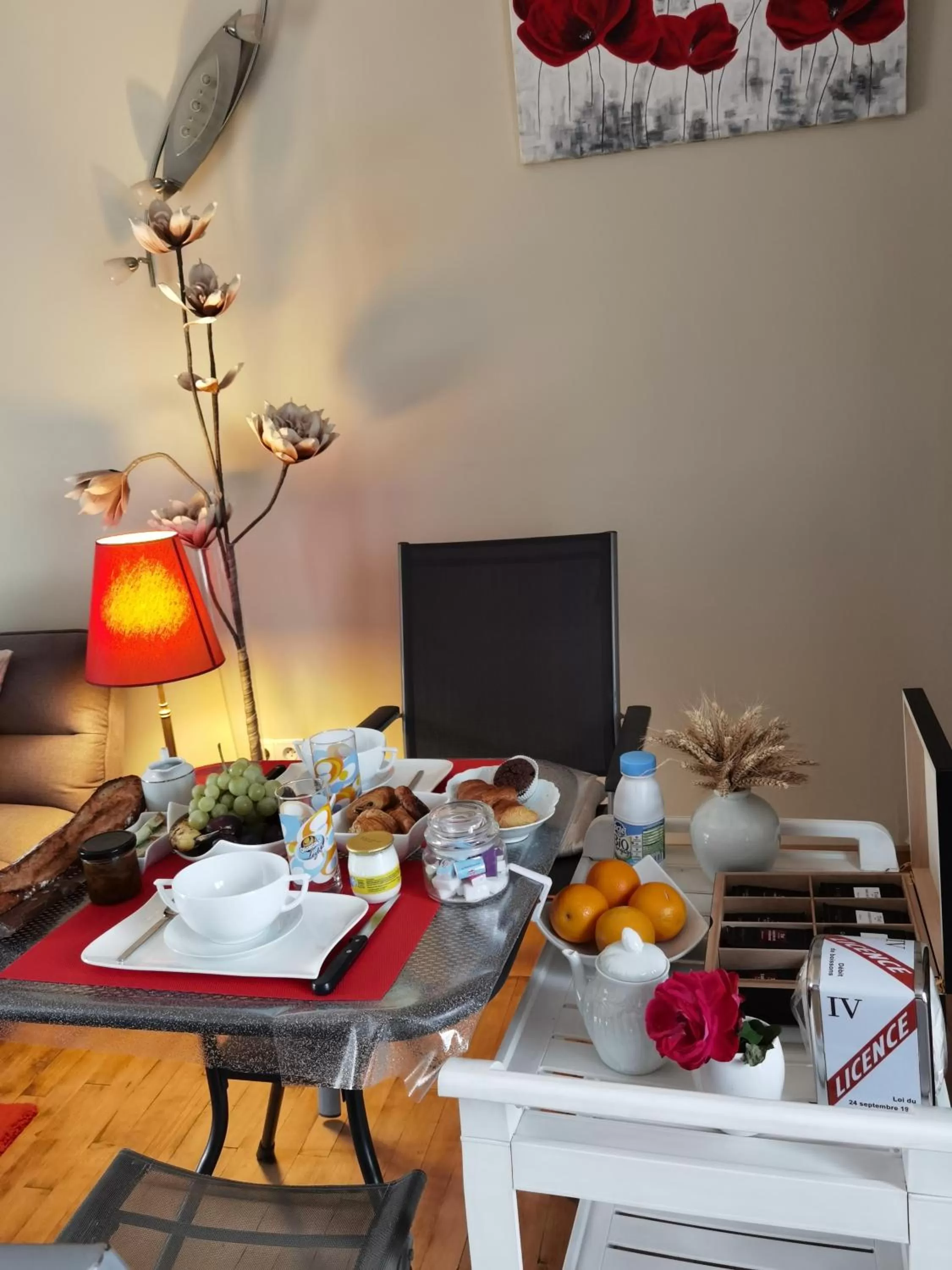 Dining area in LES PINGOUINS DE LA MARNE