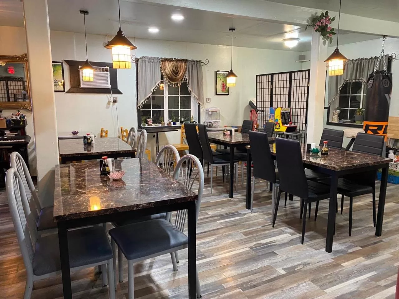 Dining area in Western Motel