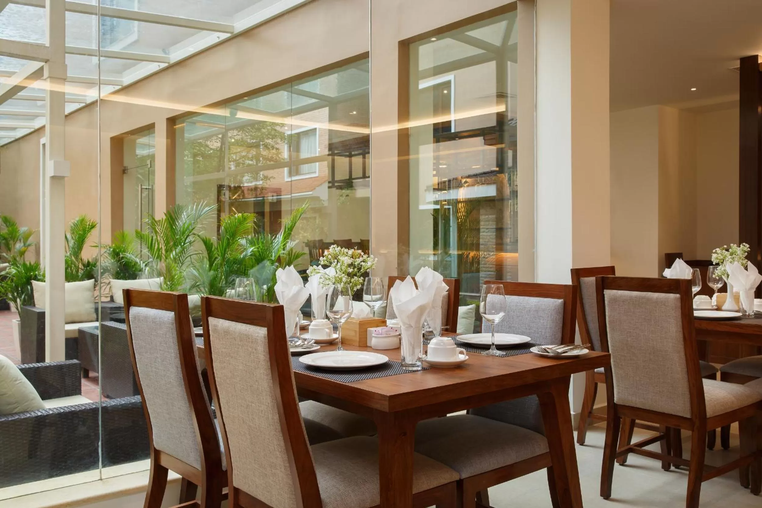 Restaurant/places to eat in Hotel Thrive, A Tropical Courtyard