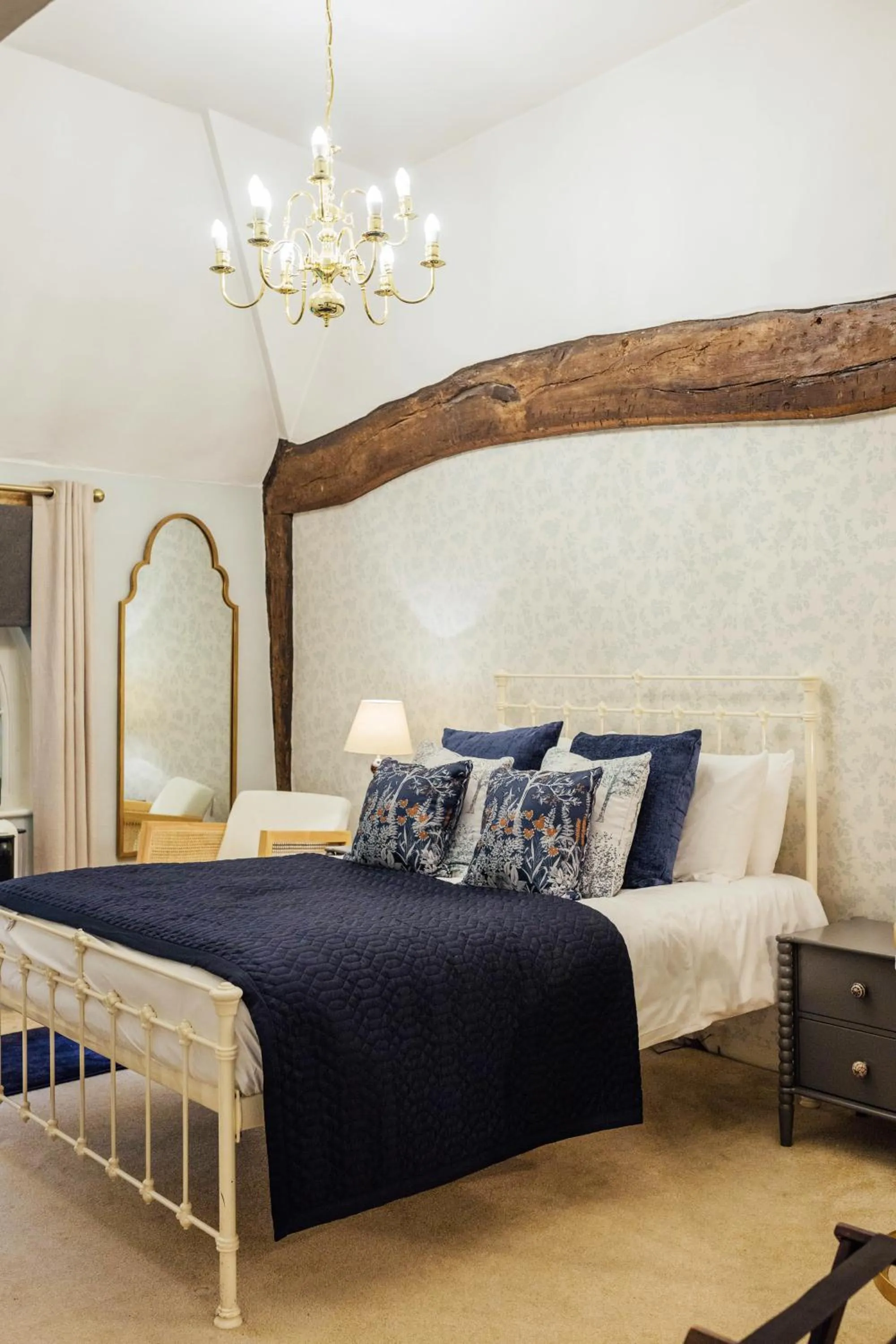 Bed in Old Rectory House, Redditch