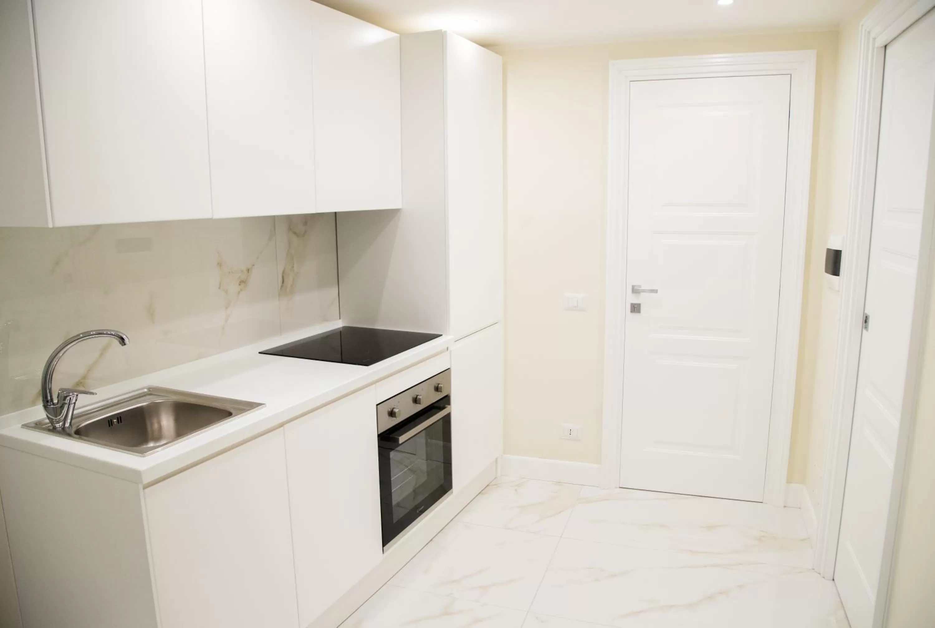 Kitchen or kitchenette, Kitchen/Kitchenette in Gentile Suite