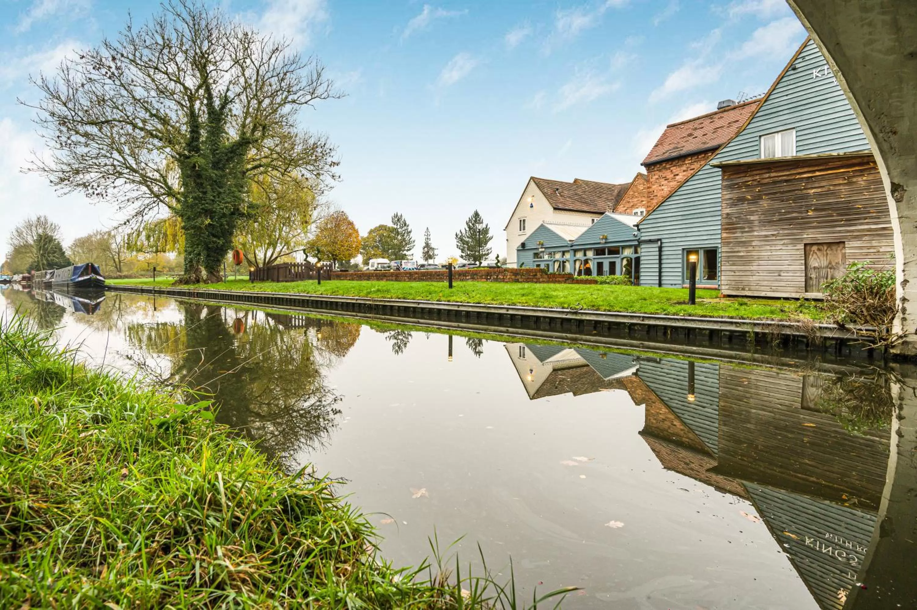 Other, Property Building in The King's Arms by Innkeeper's Collection