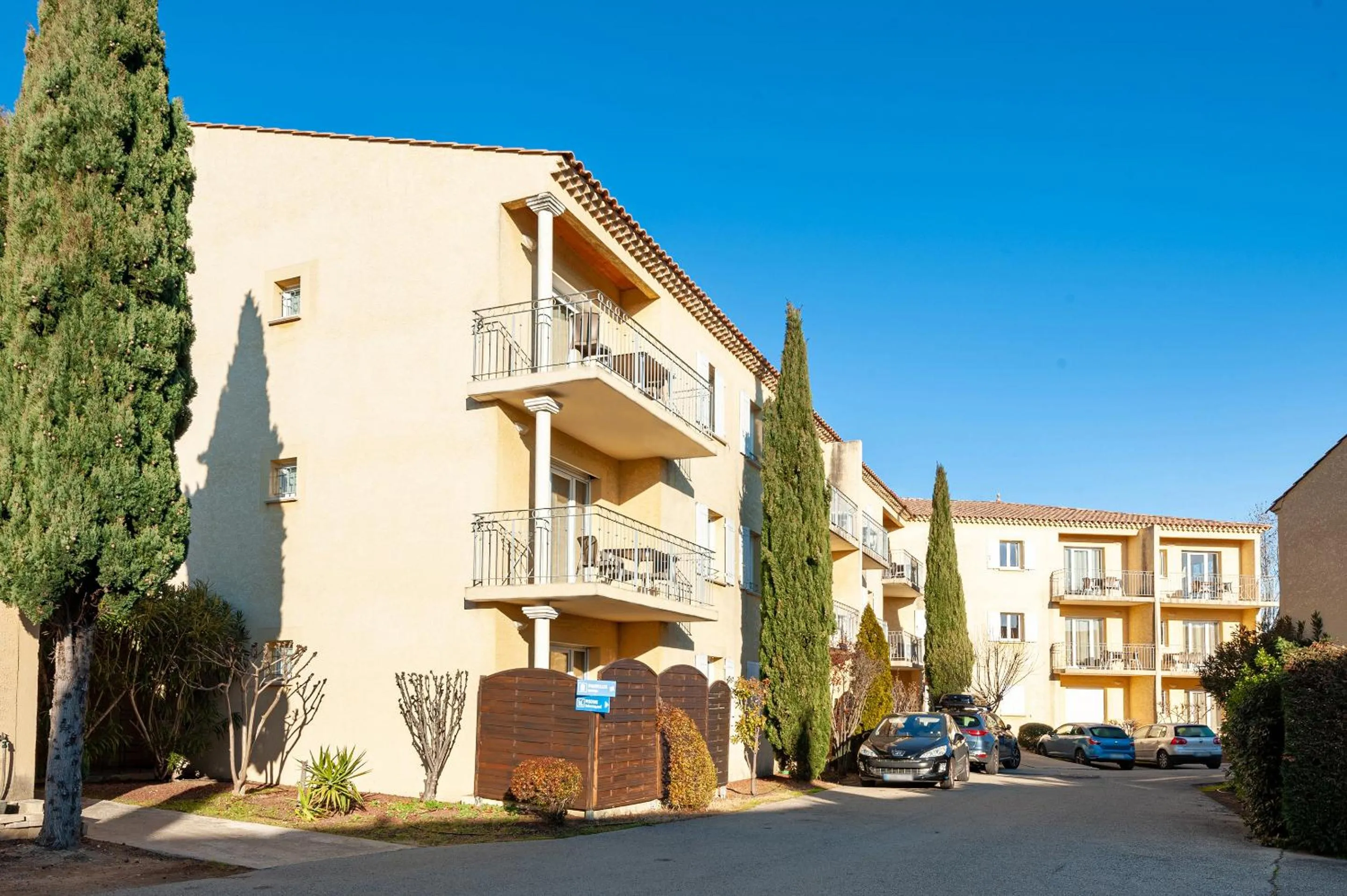 Property building in Residhotel Golf Grand Avignon
