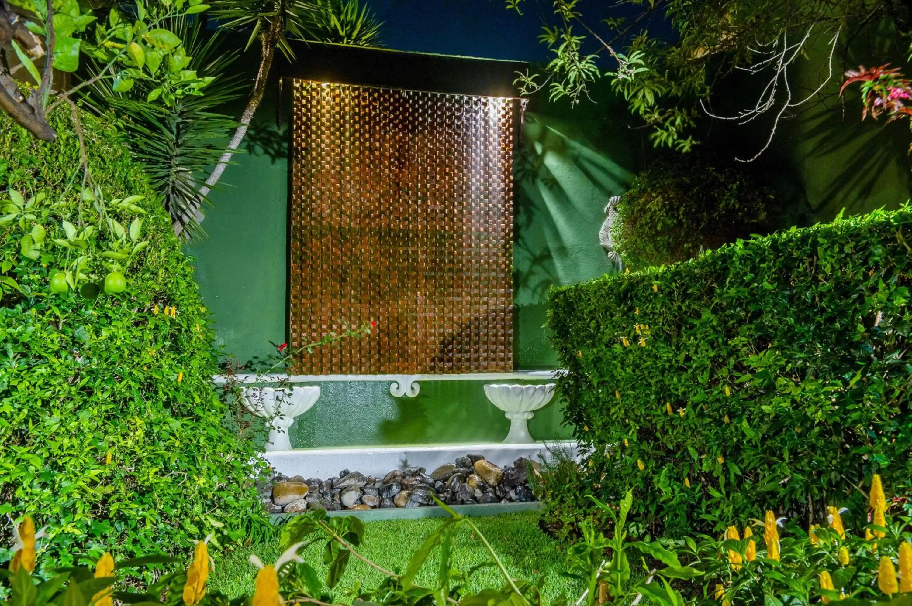 Garden in Hotel Casa del Parque by AHS