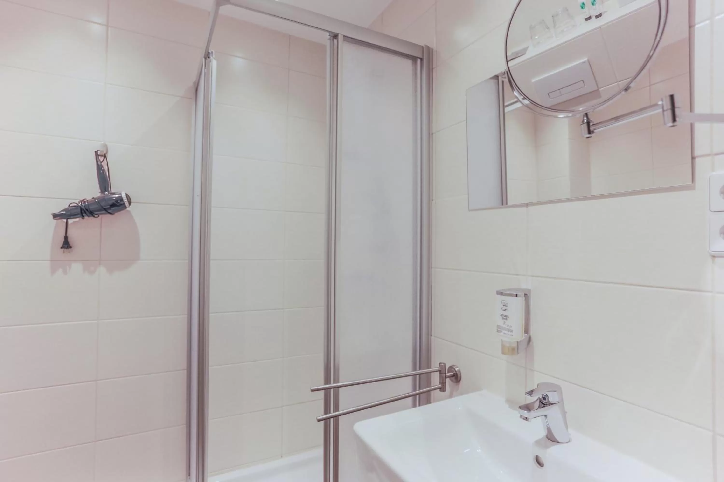 Bathroom in Hotel Zur Alten Oder- Frankfurt-Oder