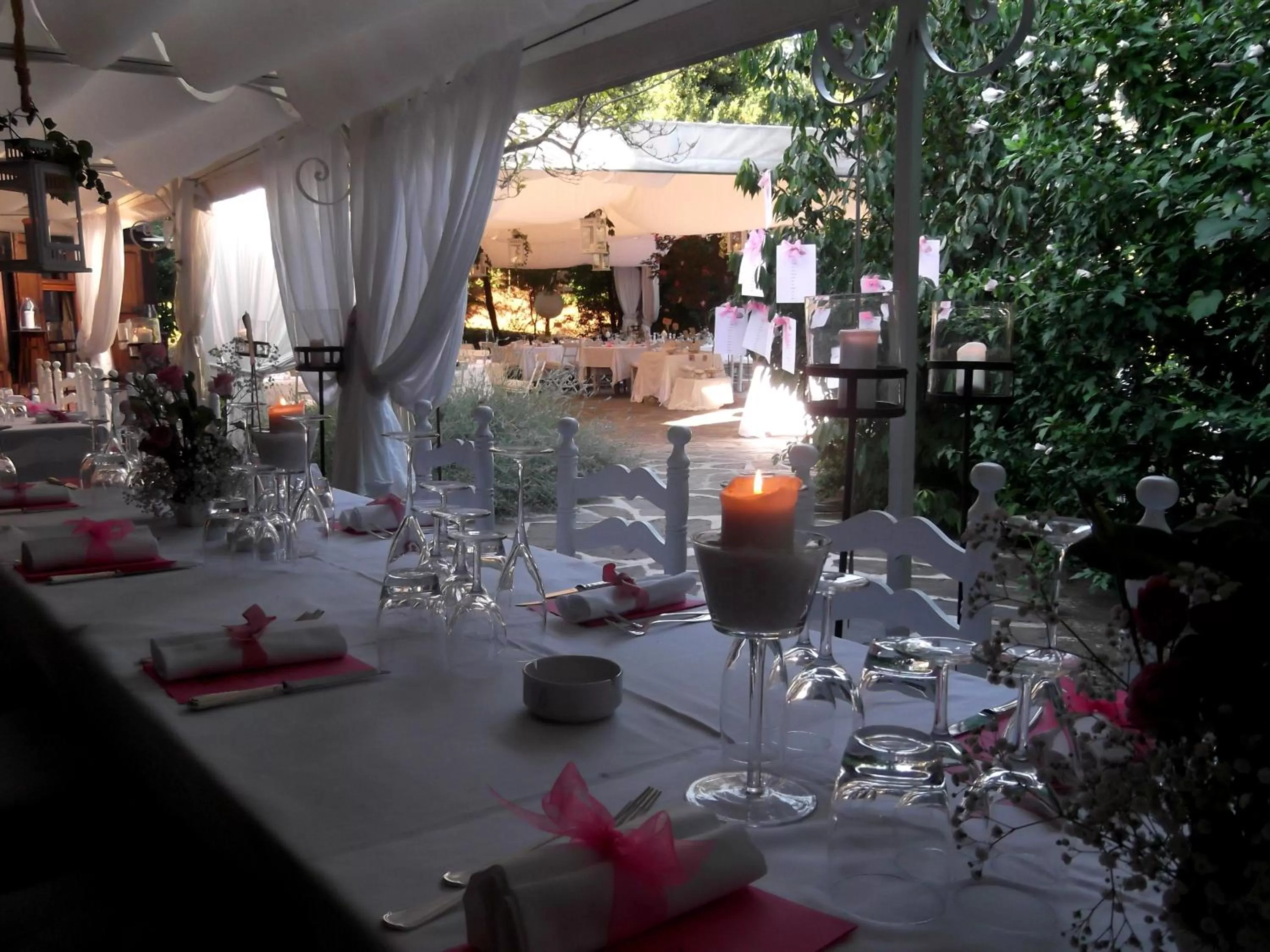 Restaurant/places to eat in Le Querce Hotel