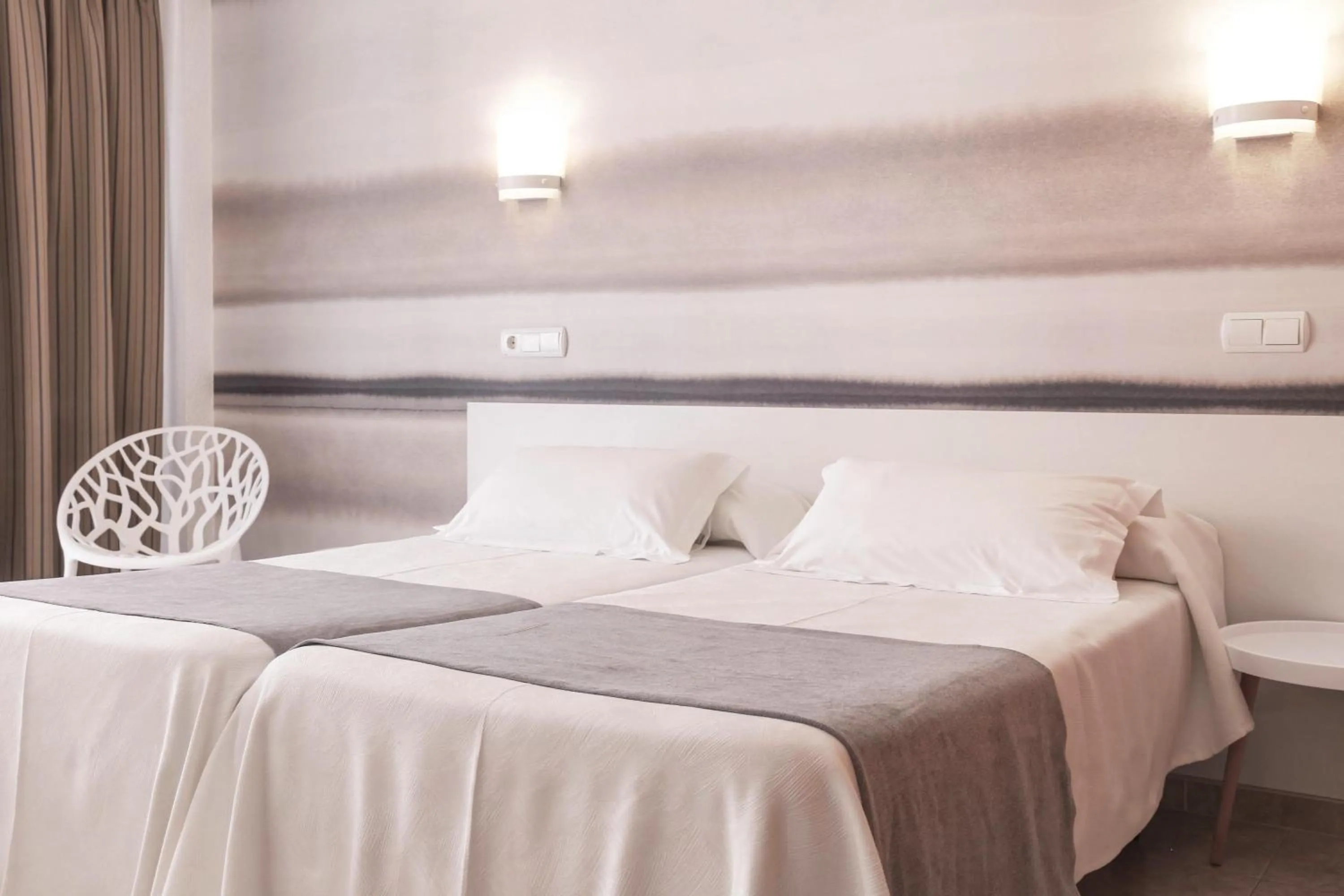 Bedroom, Bed in KAKTUS Hotel Volga