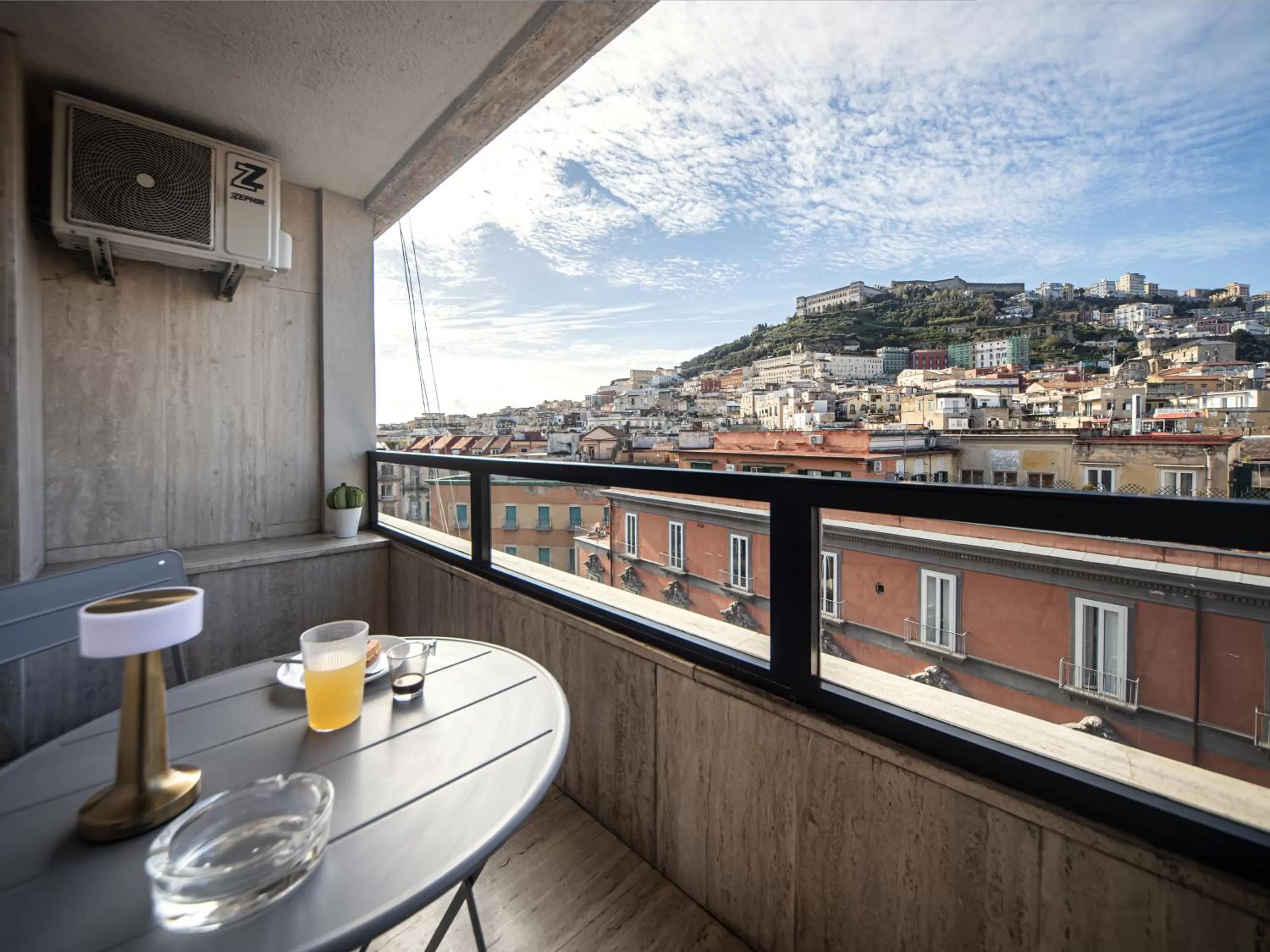 Day in Salotto Borbonico