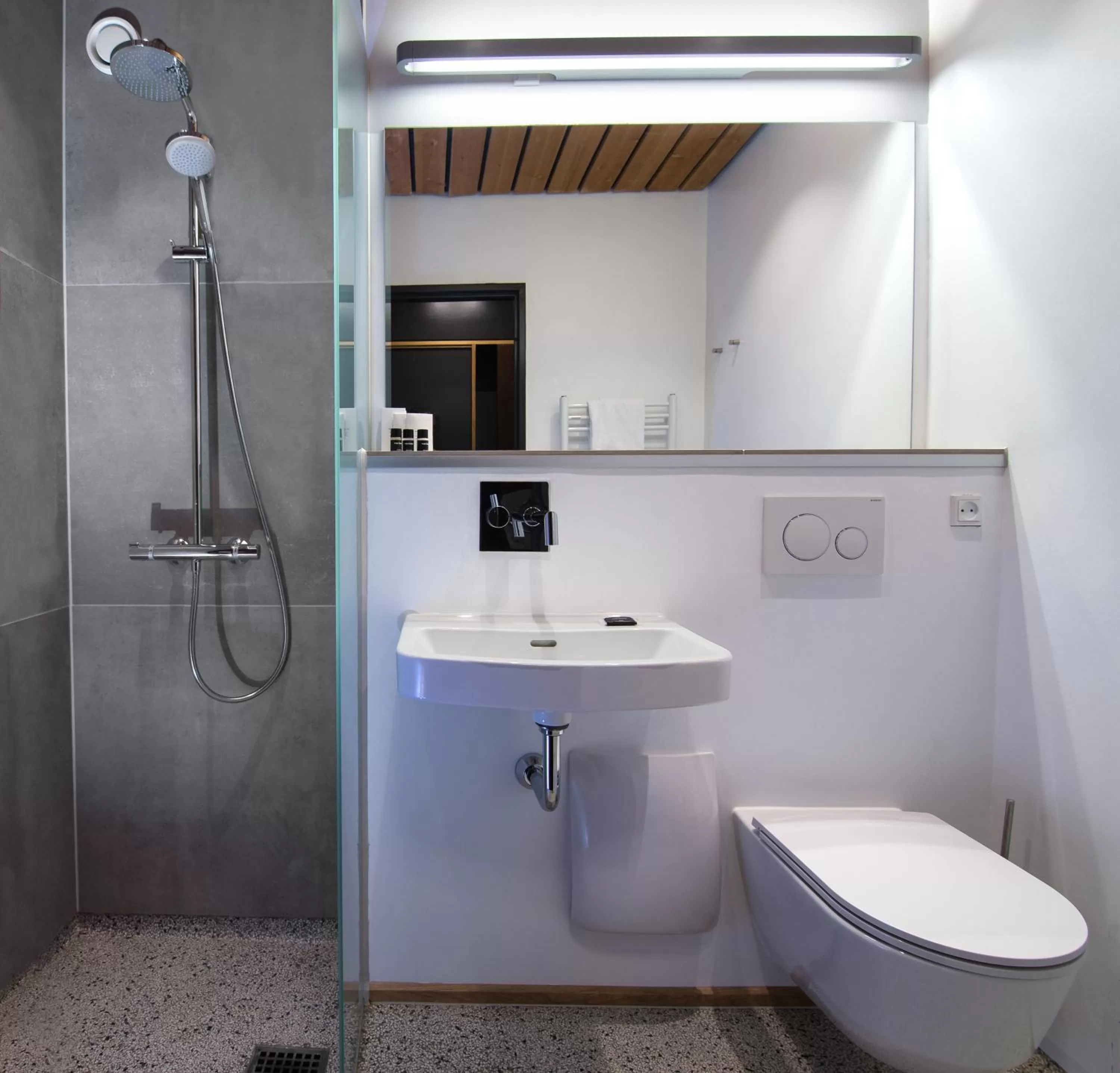 Bathroom in Kysthotellet