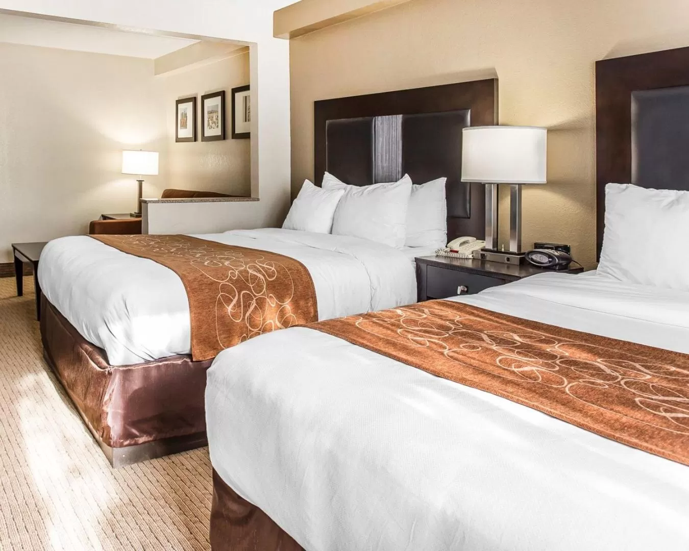 Photo of the whole room, Bed in Comfort Suites Morrow- Atlanta South