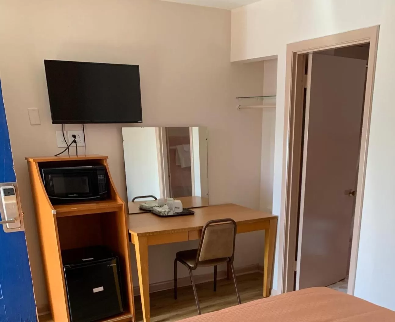 TV/Entertainment Center in Towne Inn