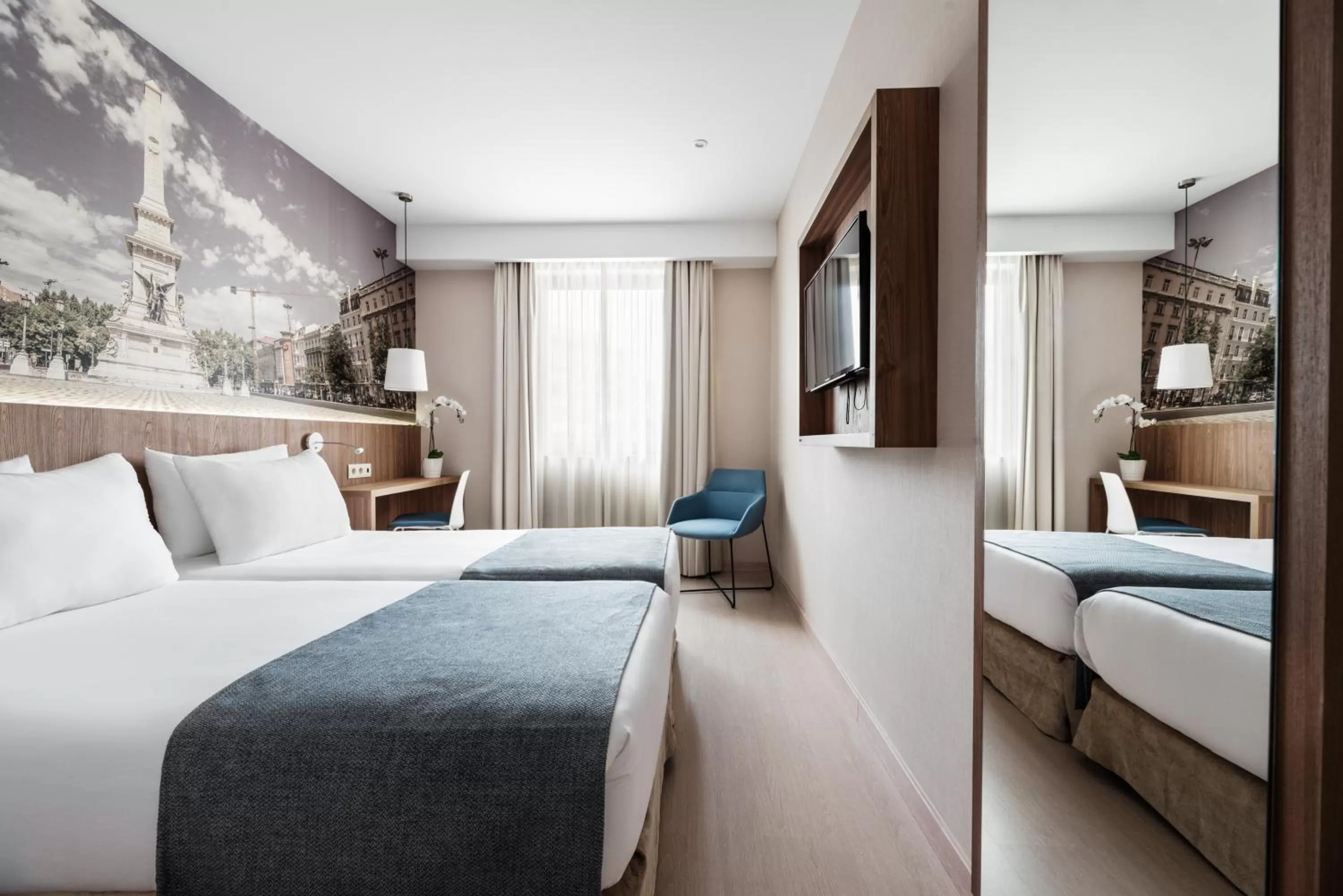 Photo of the whole room, Bed in Exe Saldanha