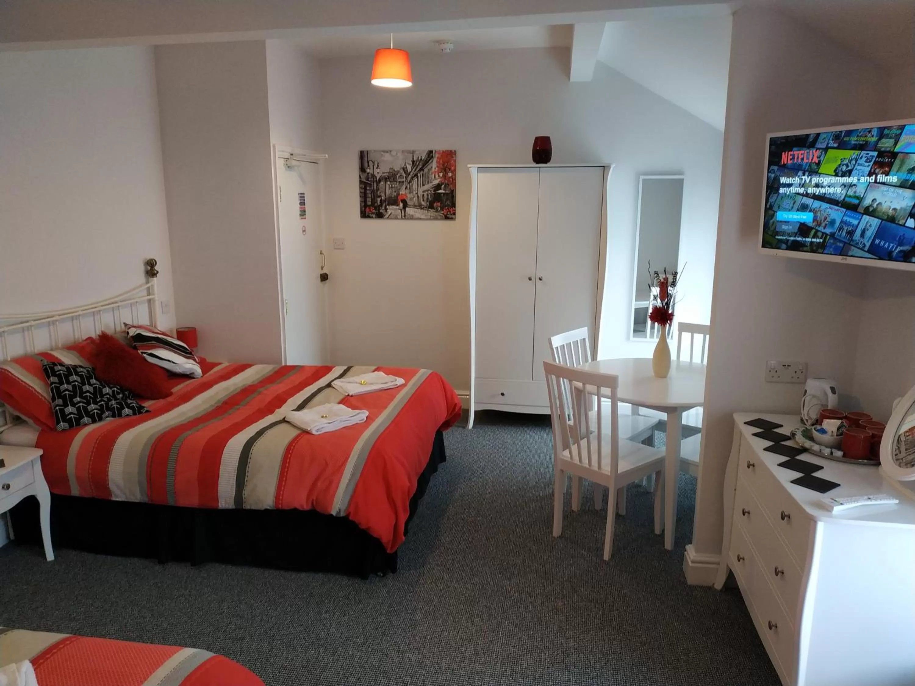 Photo of the whole room, Bed in The Castleton