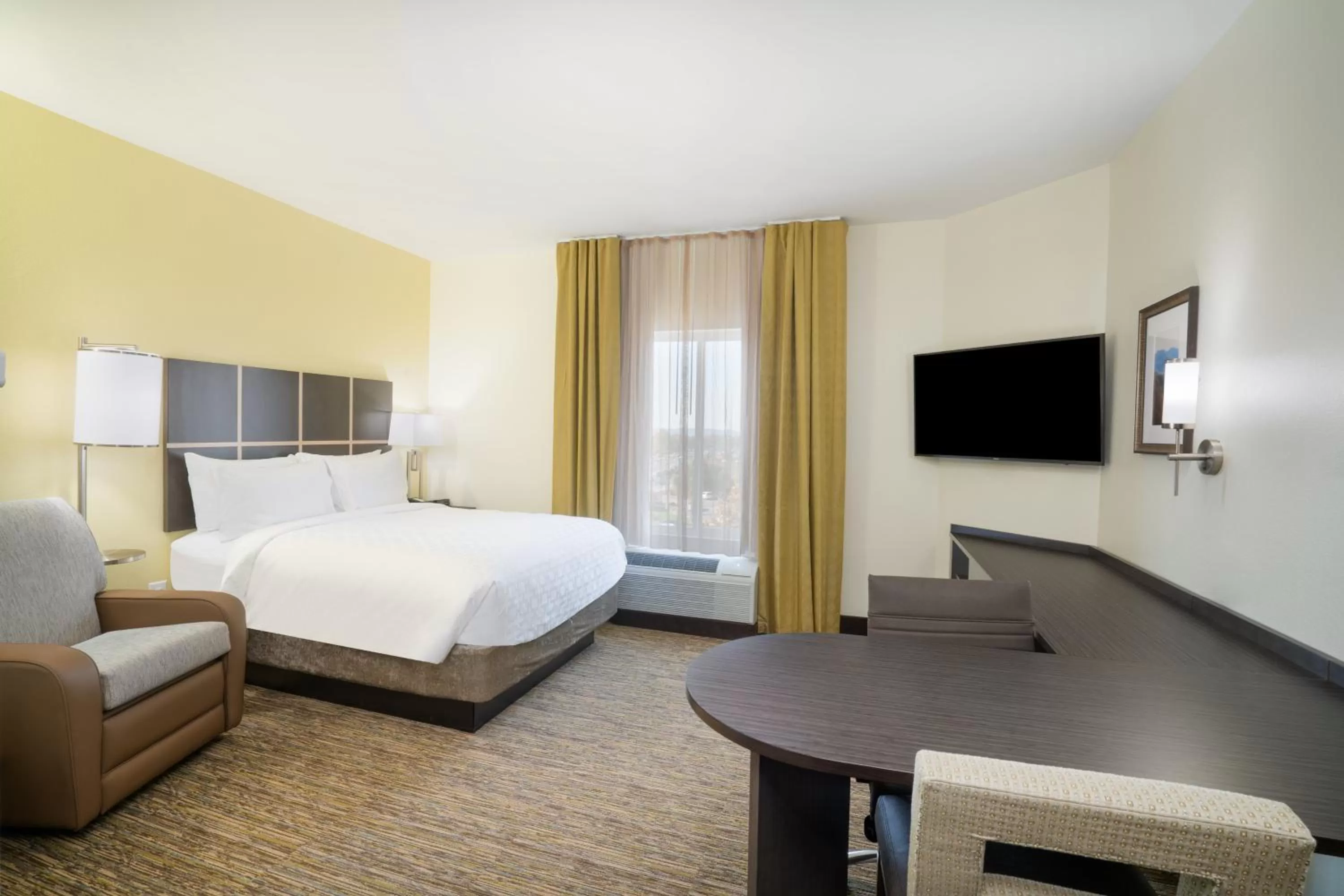 Photo of the whole room, Bed in Candlewood Suites - Nashville - Franklin by IHG