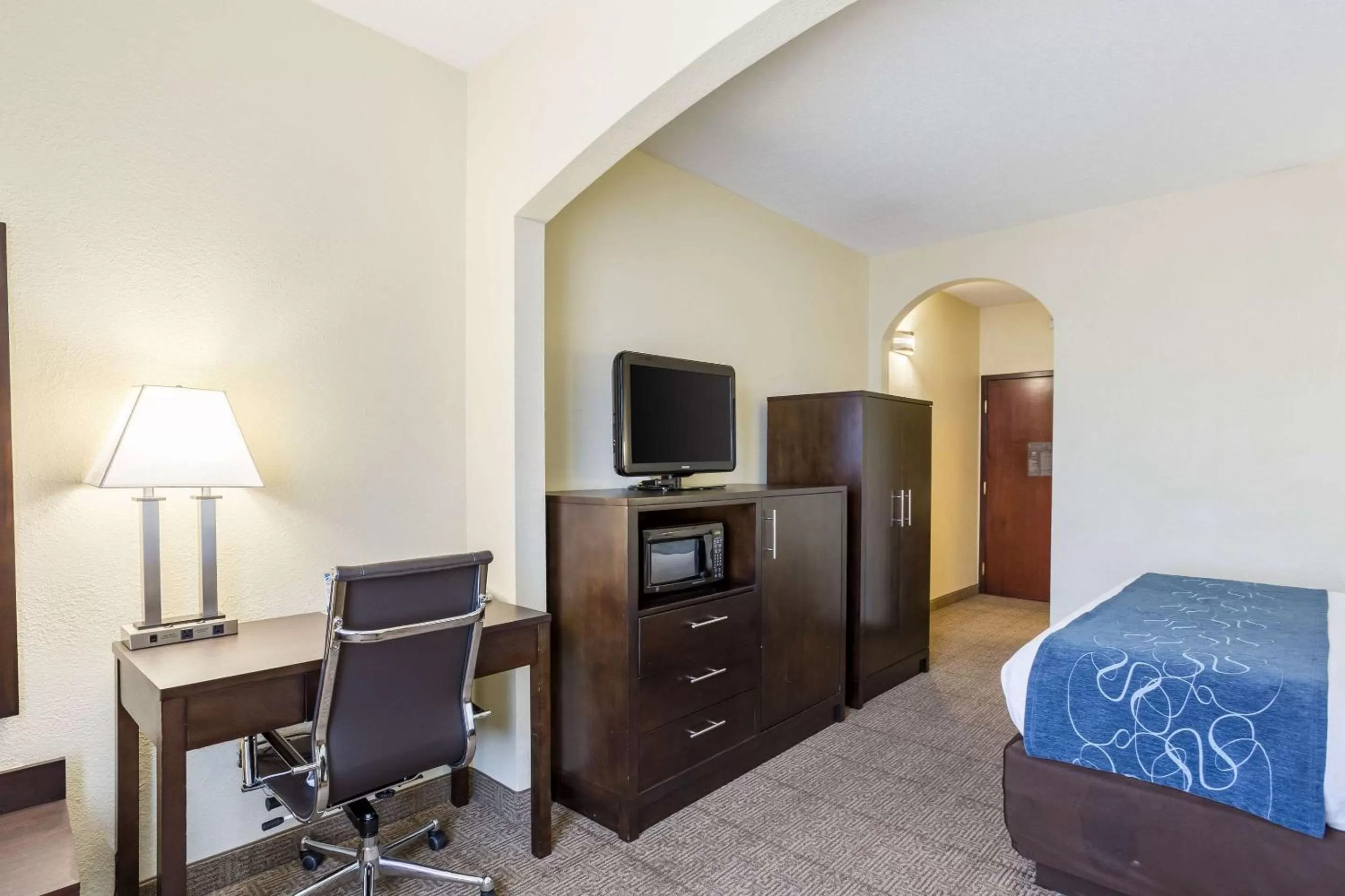 King Suite - Accessible/Non-Smoking in Comfort Suites New Orleans East