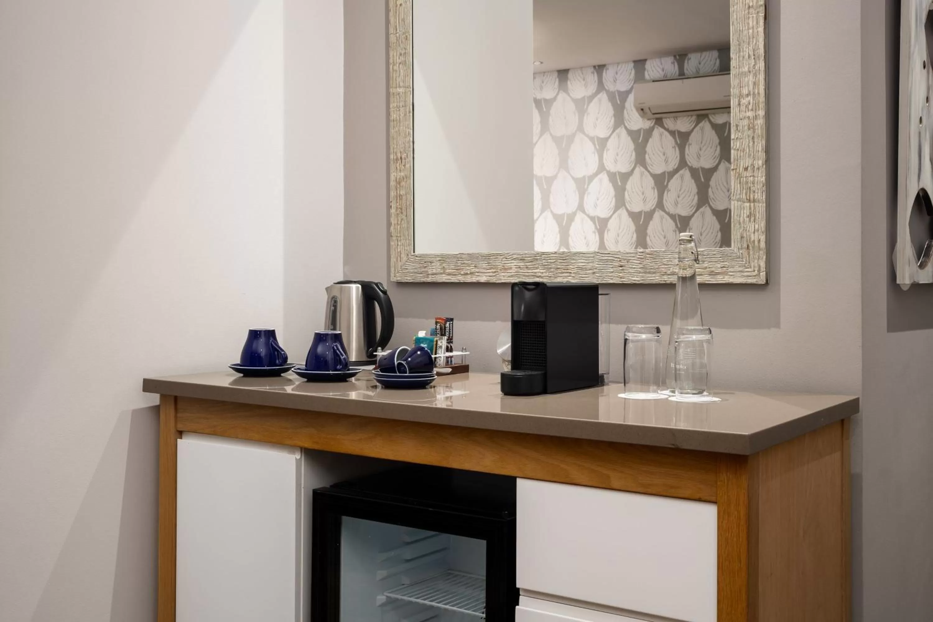 Photo of the whole room in Protea Hotel by Marriott Cape Town Sea Point