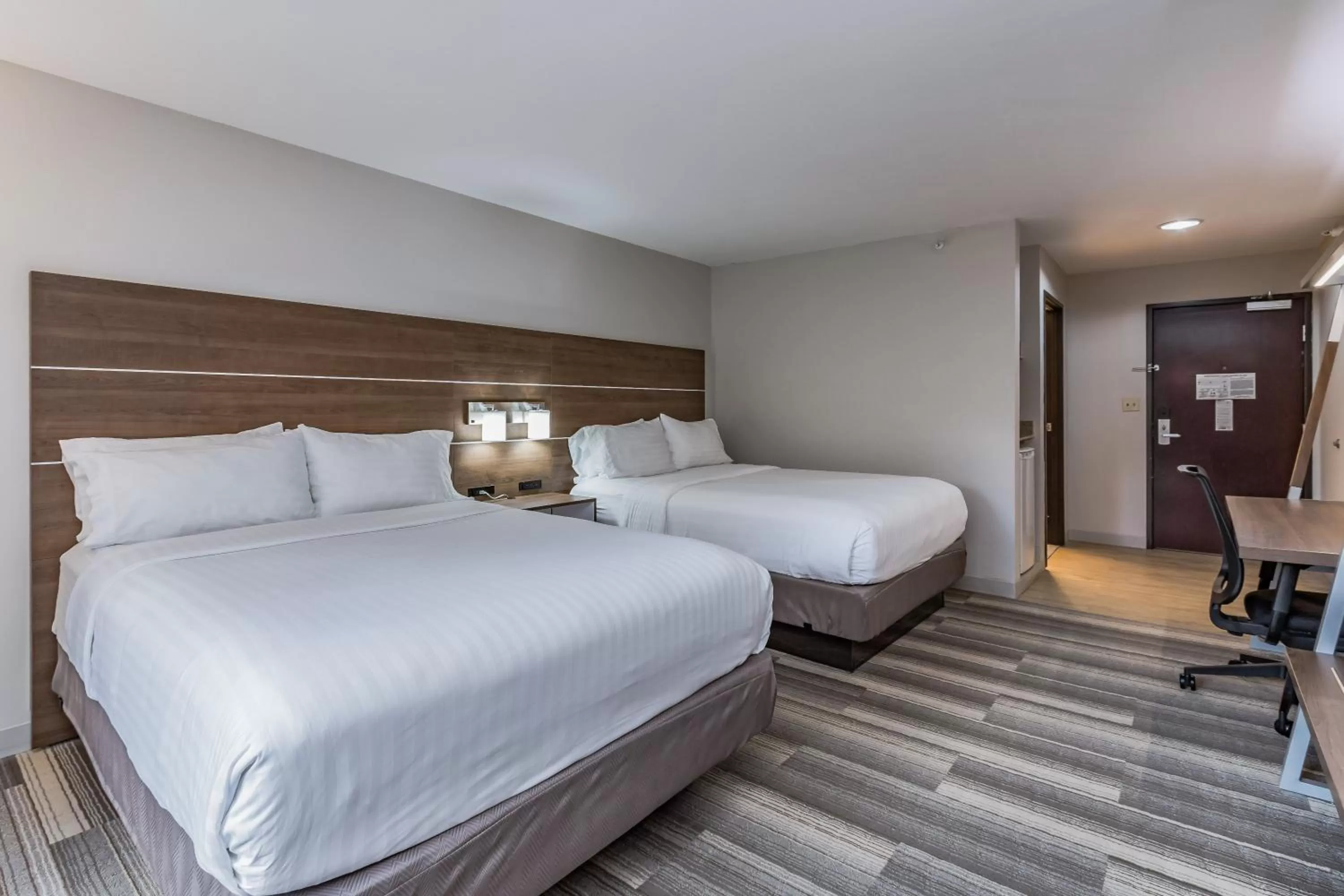 Photo of the whole room, Bed in Holiday Inn Express & Suites - South Bend - Notre Dame Univ.