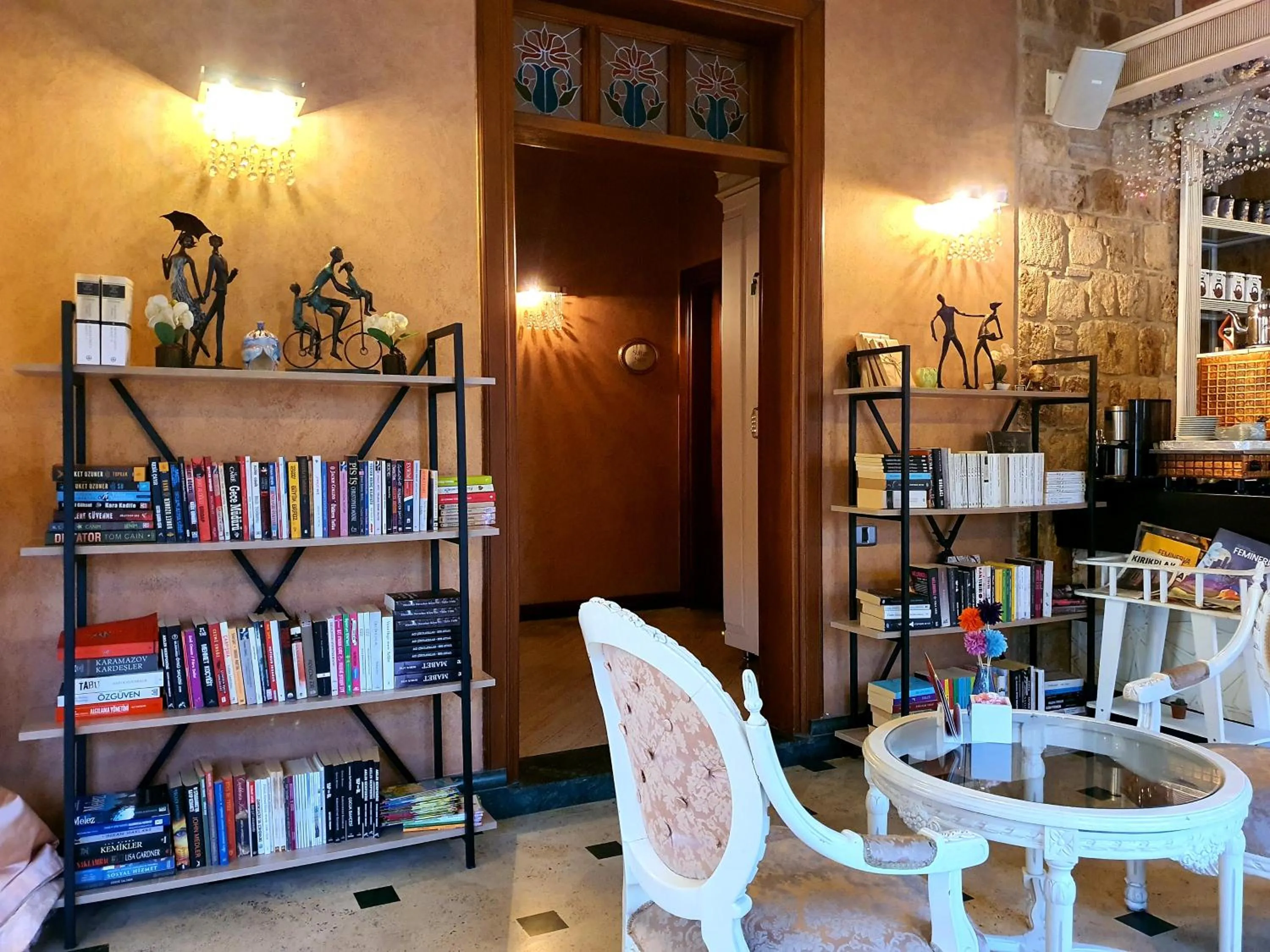 Library in Eski Masal Hotel - Special Class