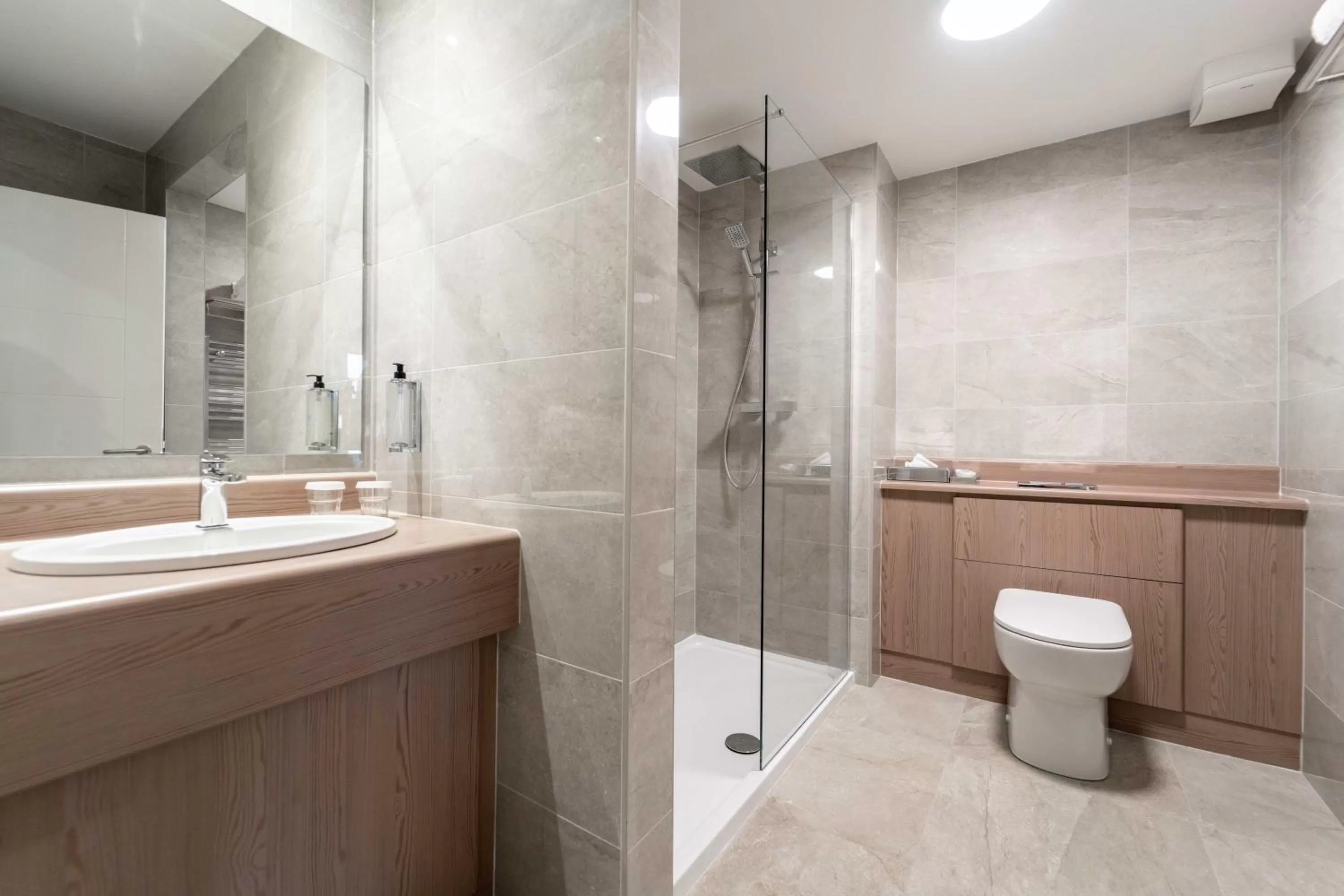 Shower in Dillon’s Hotel