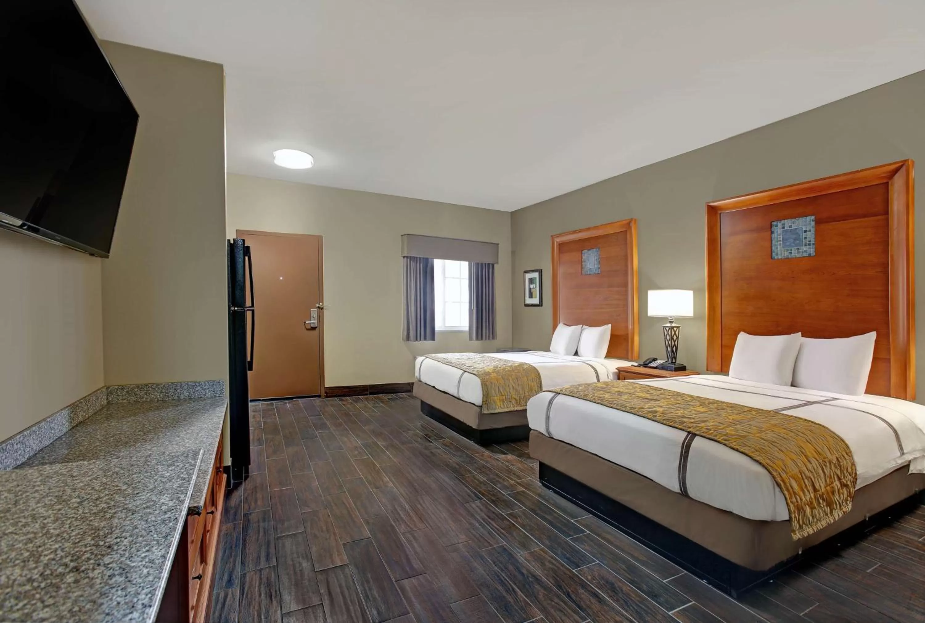 Photo of the whole room, Bed in Studio 6 Odessa, Tx