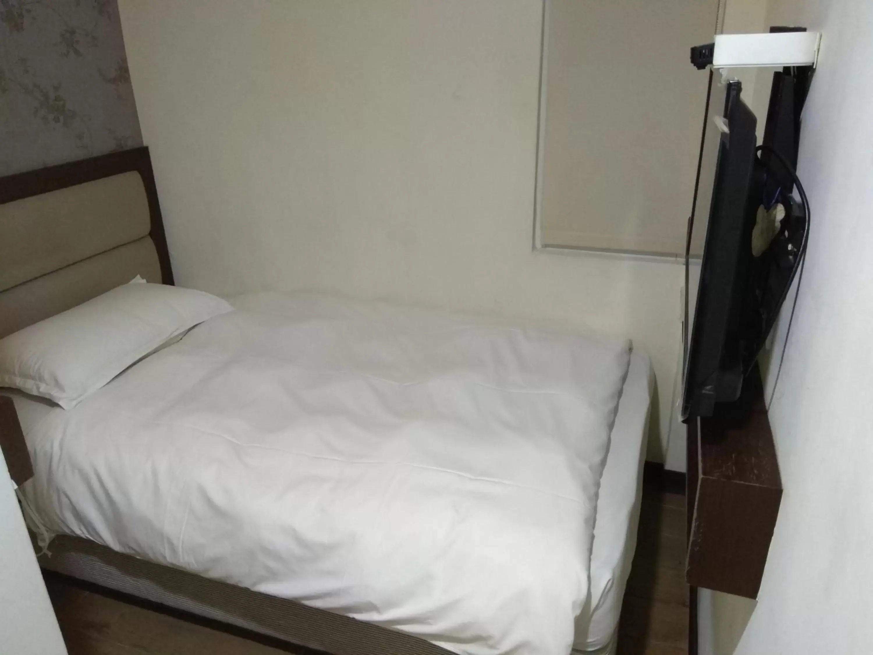 Single Room with Private Bathroom - single occupancy in 德瑞旅店Direct Hotel Single Room with Private Bathroom - single occupancy in 德瑞旅店Direct Hotel