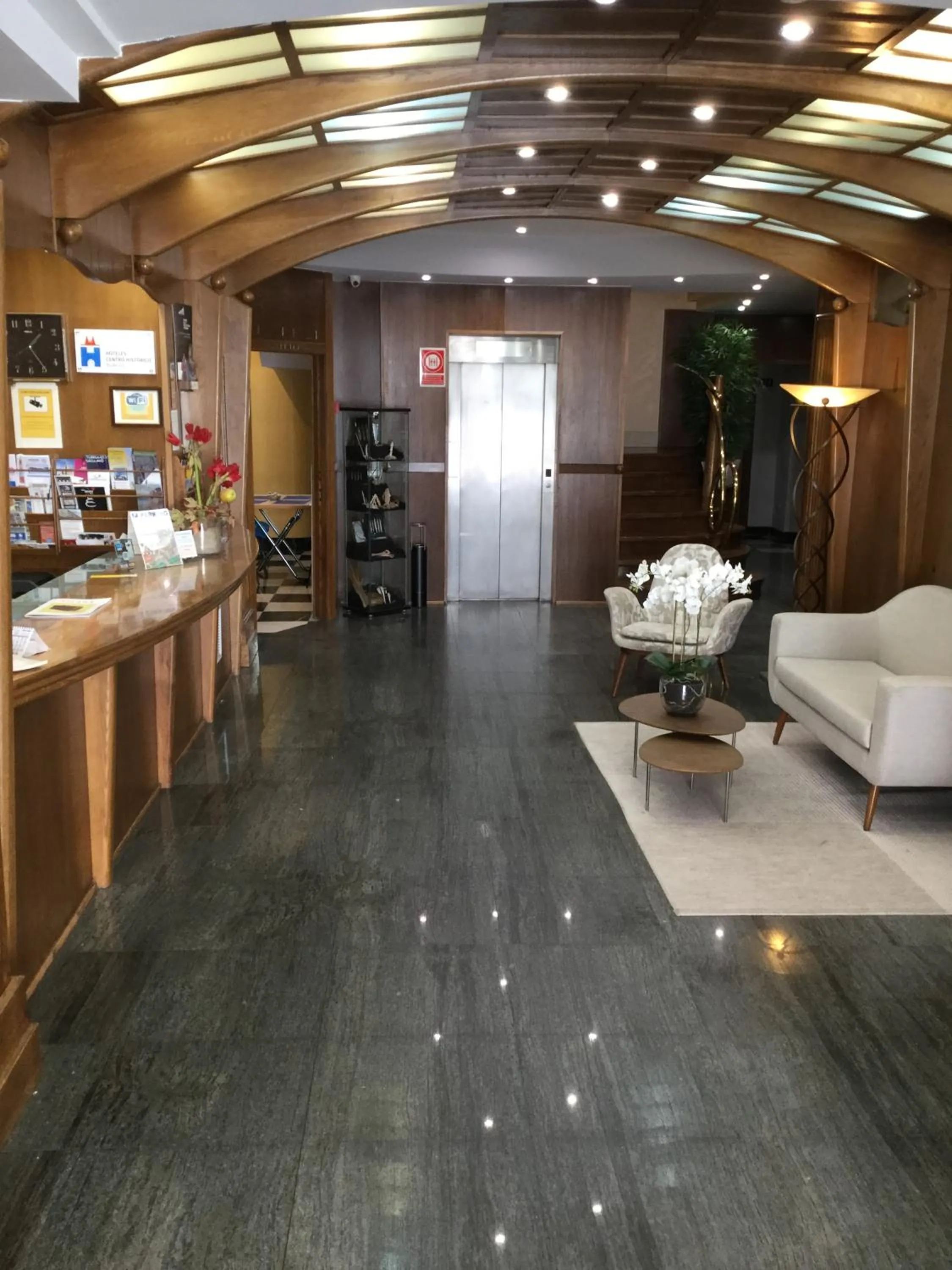 Seating area in Hotel Cordón