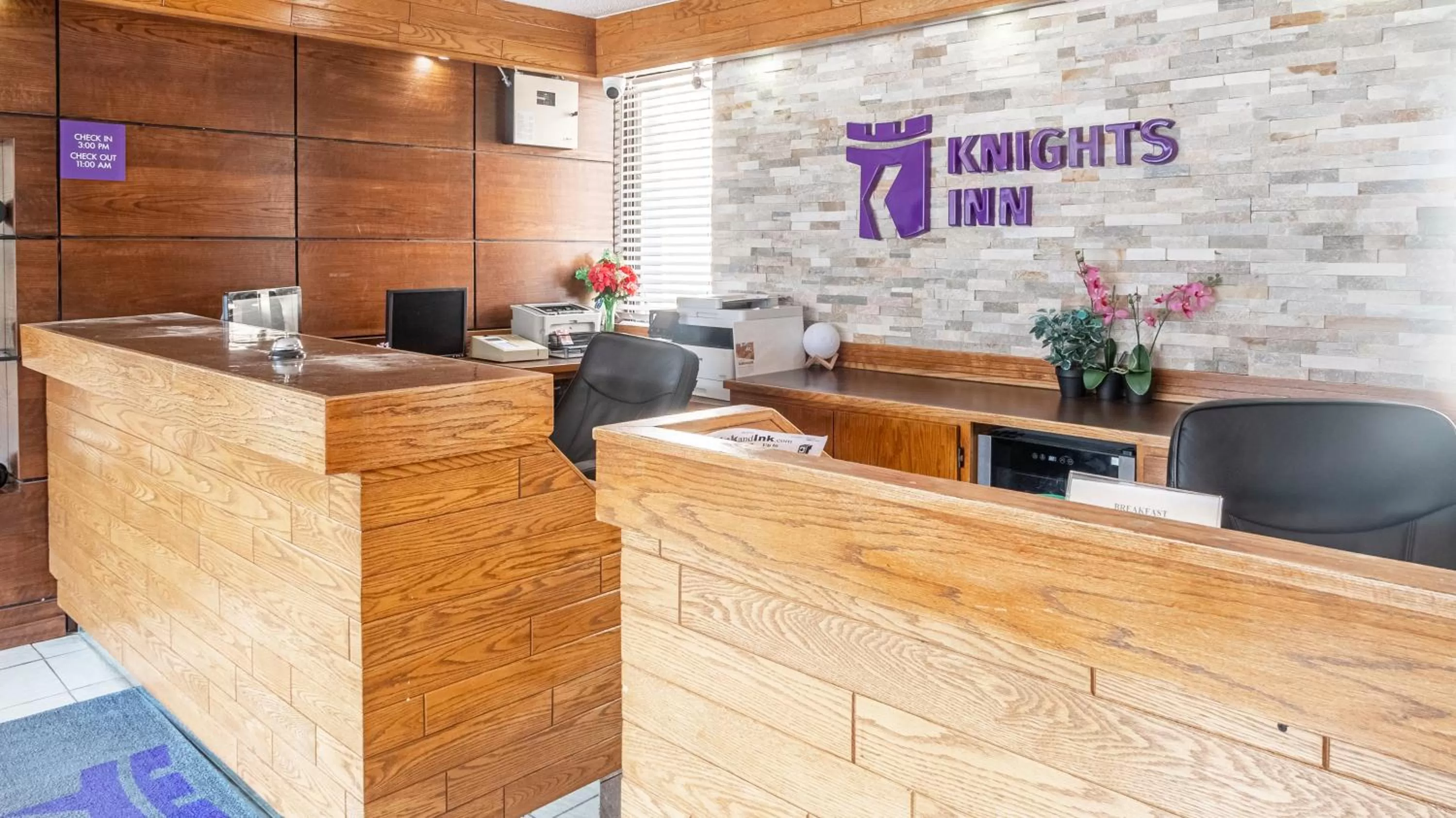 Lobby or reception in Knights Inn North Bay