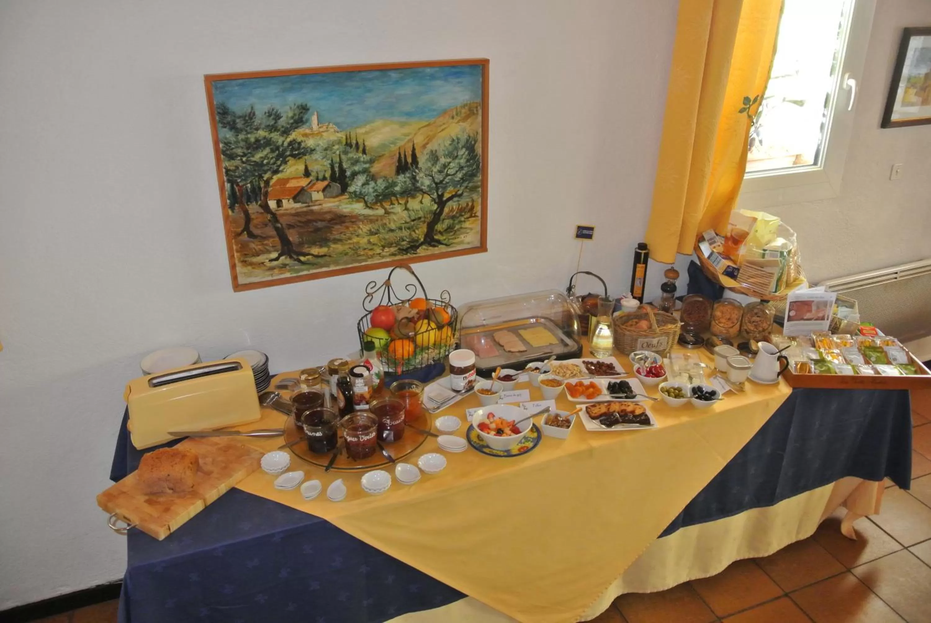 Buffet breakfast in La Vieille Bastide