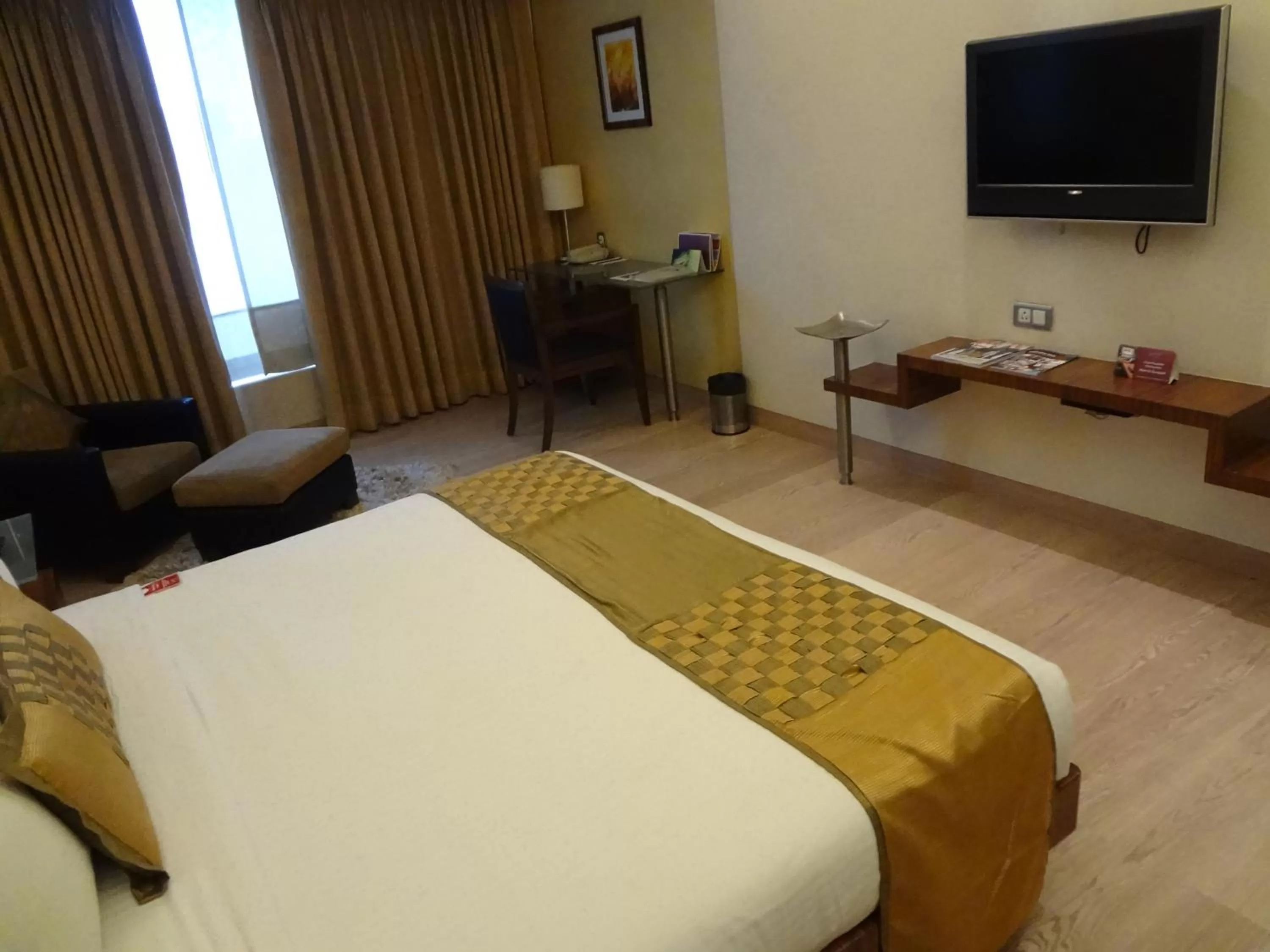 Bed in Mirage Hotel, Mumbai International Airport