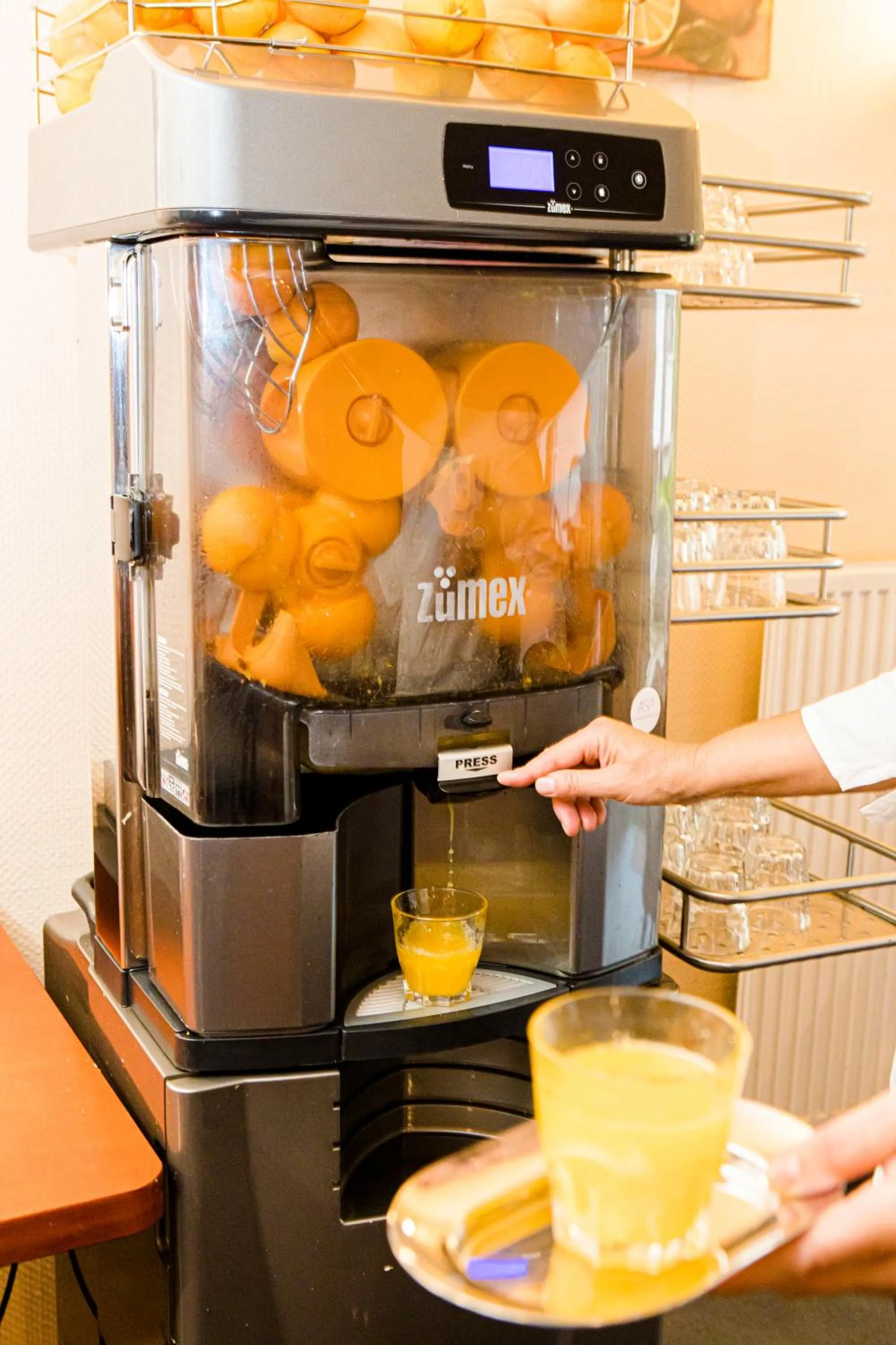 Breakfast in Hotel Am Düsseldorfer Platz