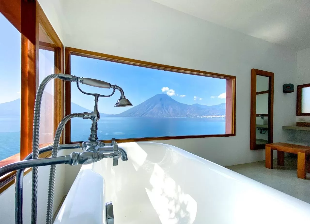 Bathroom in Anzan Atitlan