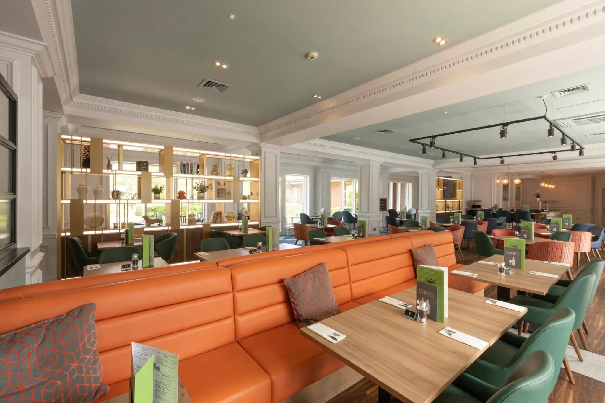 Restaurant/places to eat in Holiday Inn Guildford by IHG