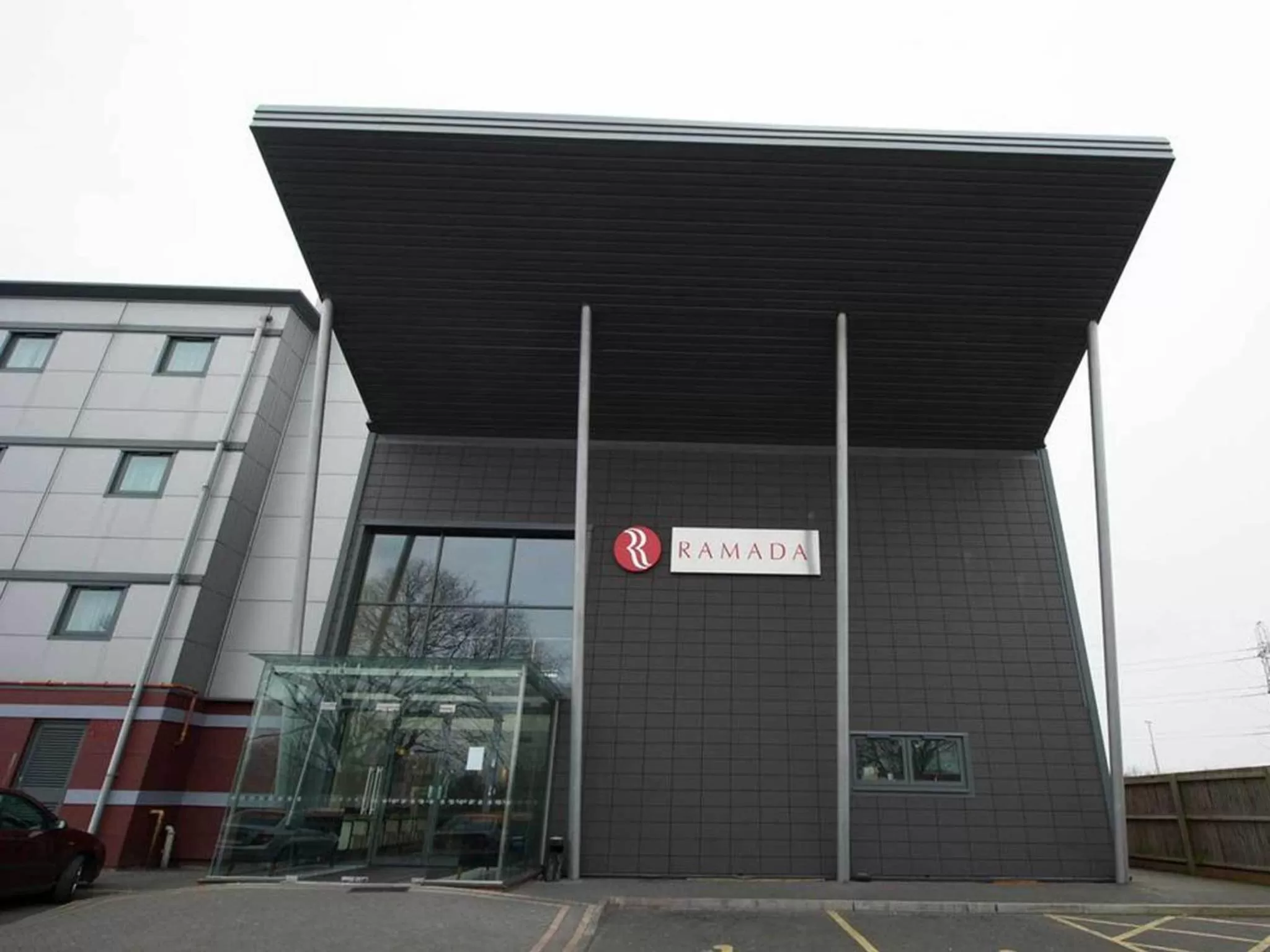 Facade/entrance in Ramada Birmingham Oldbury M5 J2