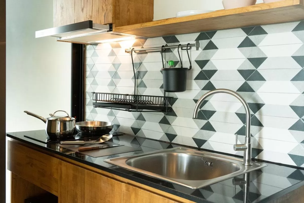 Kitchen or kitchenette in karaarom hotel