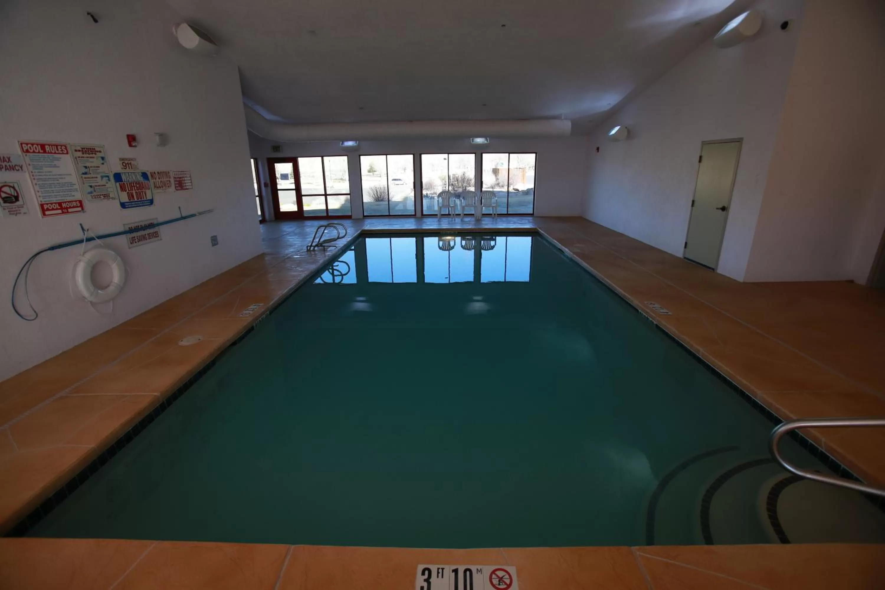 Swimming pool in Ute Mountain Casino Hotel