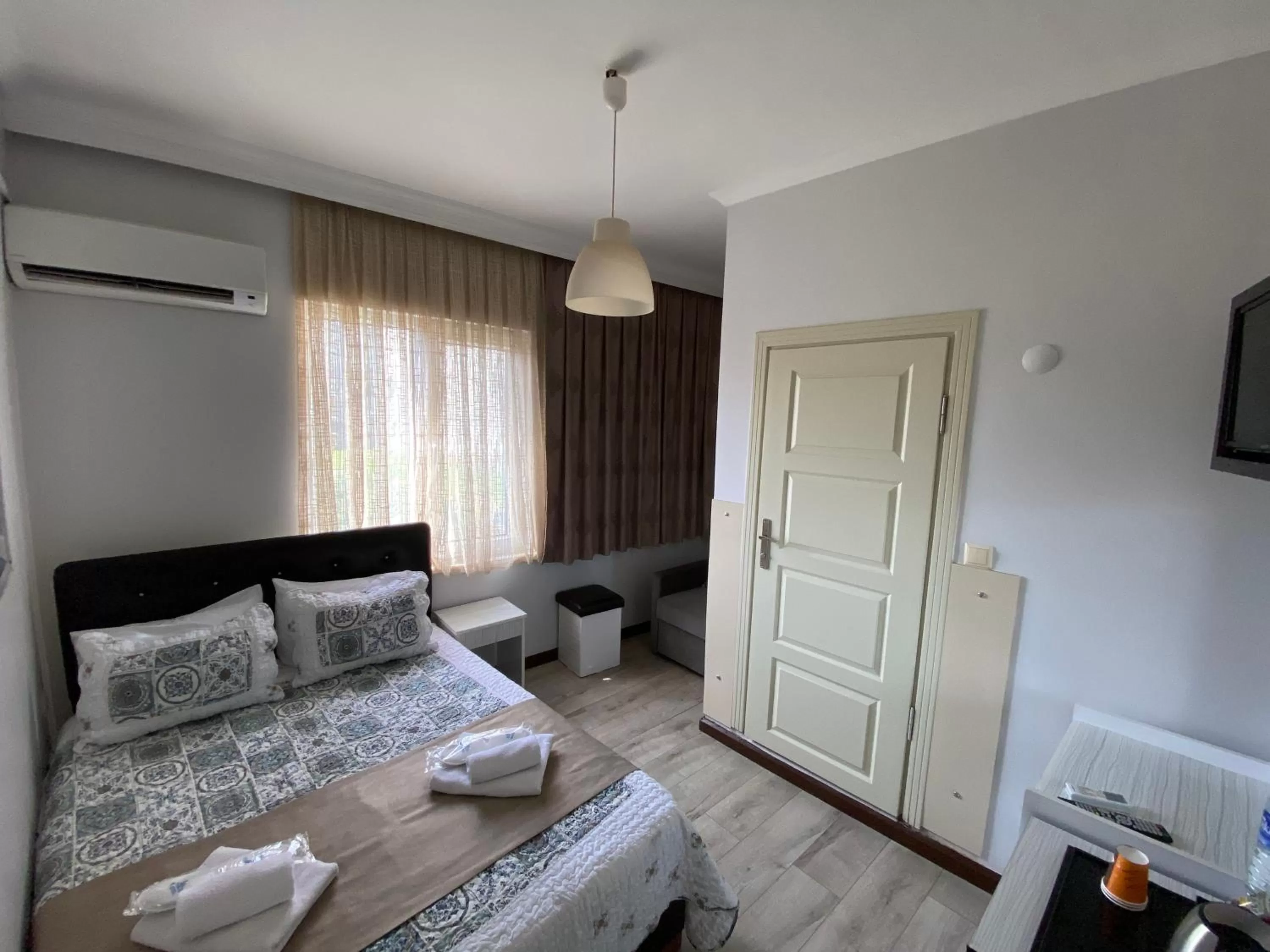 Photo of the whole room in AMASRA Marina Pansiyon