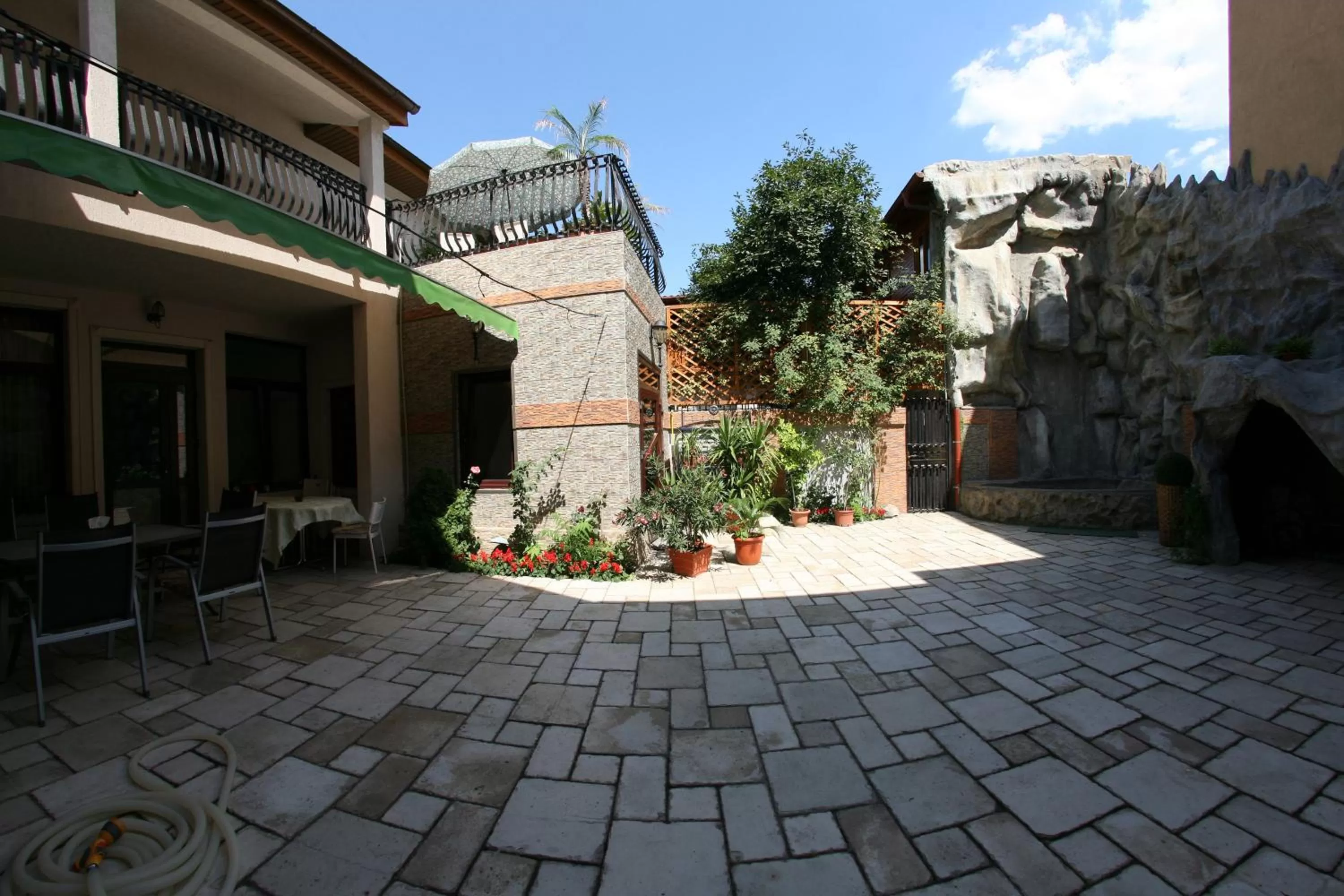 Facade/entrance in City Garden Rooms and Apartments