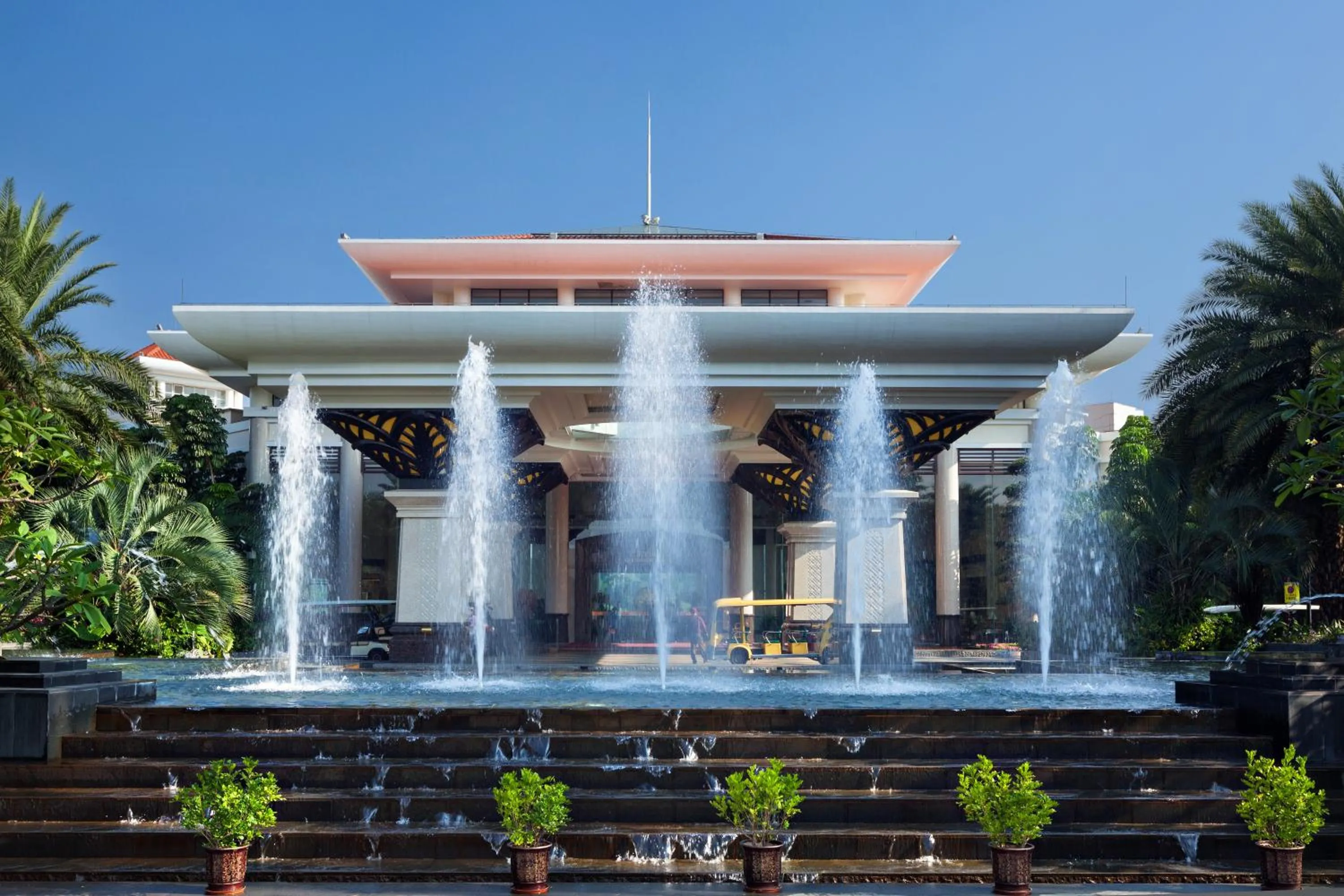 Facade/entrance in Good View Hotel Tangxia - 15 mins drive from Dongguan South Railway Station