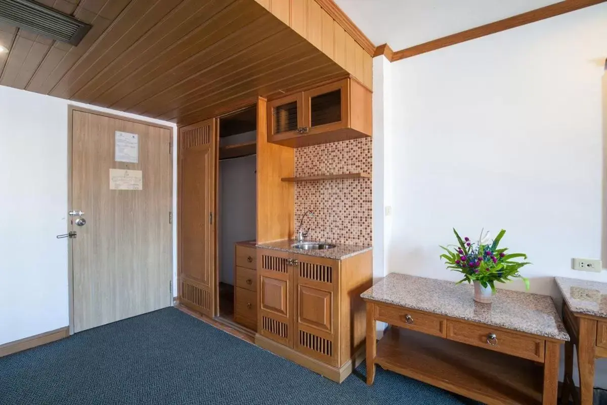 Deluxe Double Room in Royal Palace Hotel Deluxe Double Room in Royal Palace Hotel