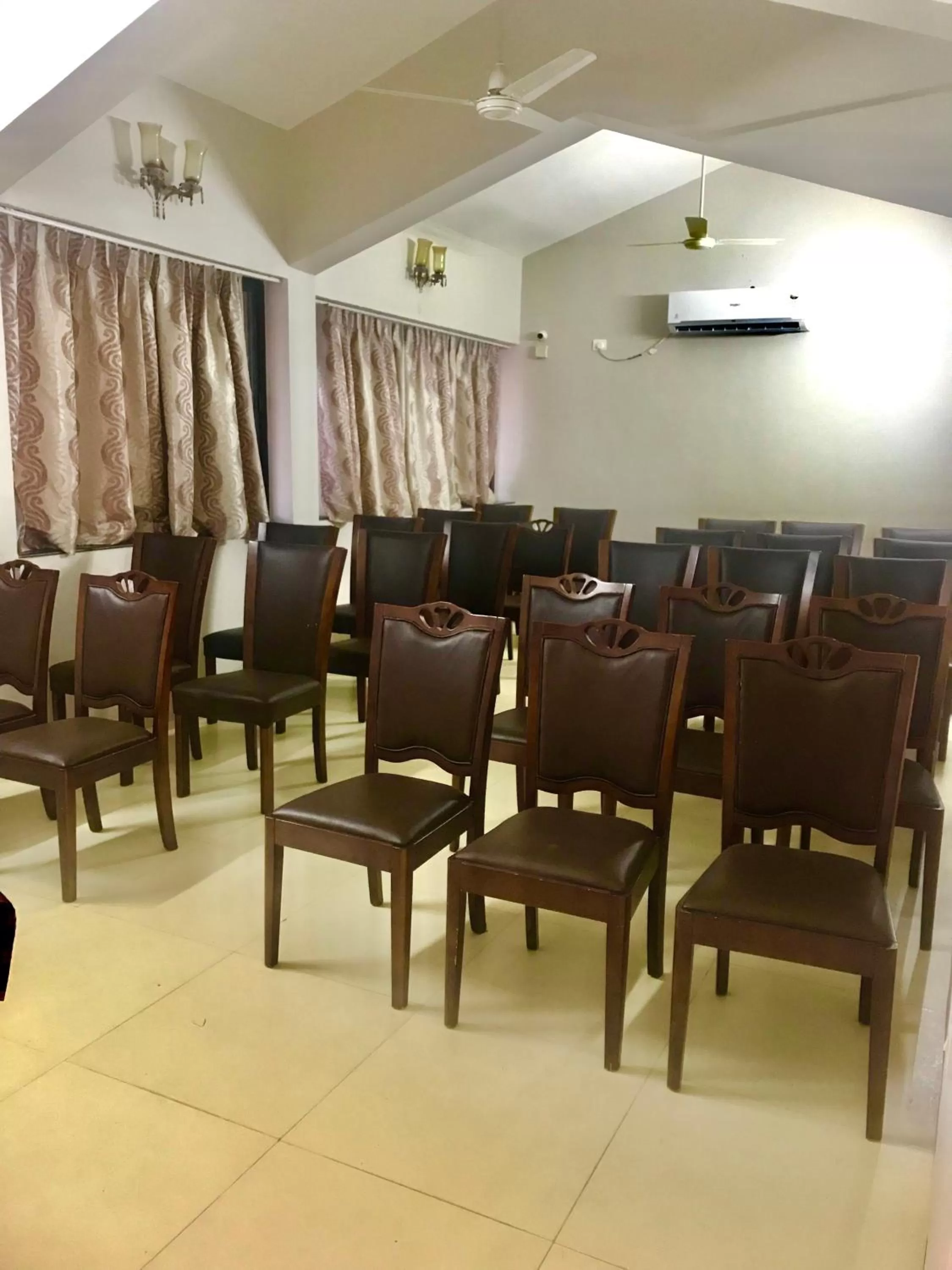 Meeting/conference room in The Center Court Resort & Spa