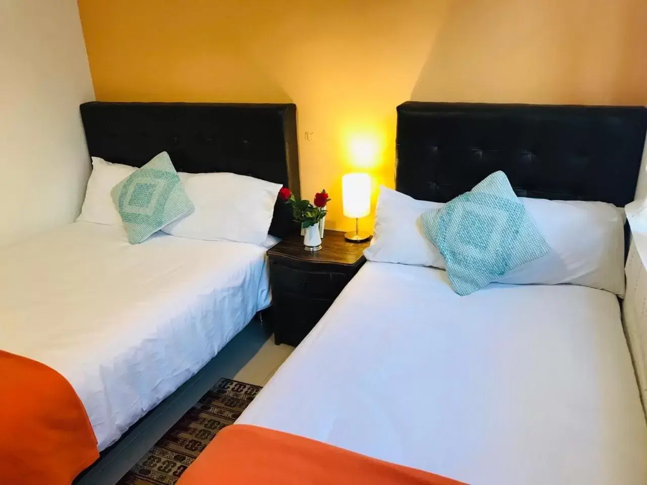 Twin Room with Shared Bathroom in Casa Prada Bed & Breakfast Twin Room with Shared Bathroom in Casa Prada Bed & Breakfast