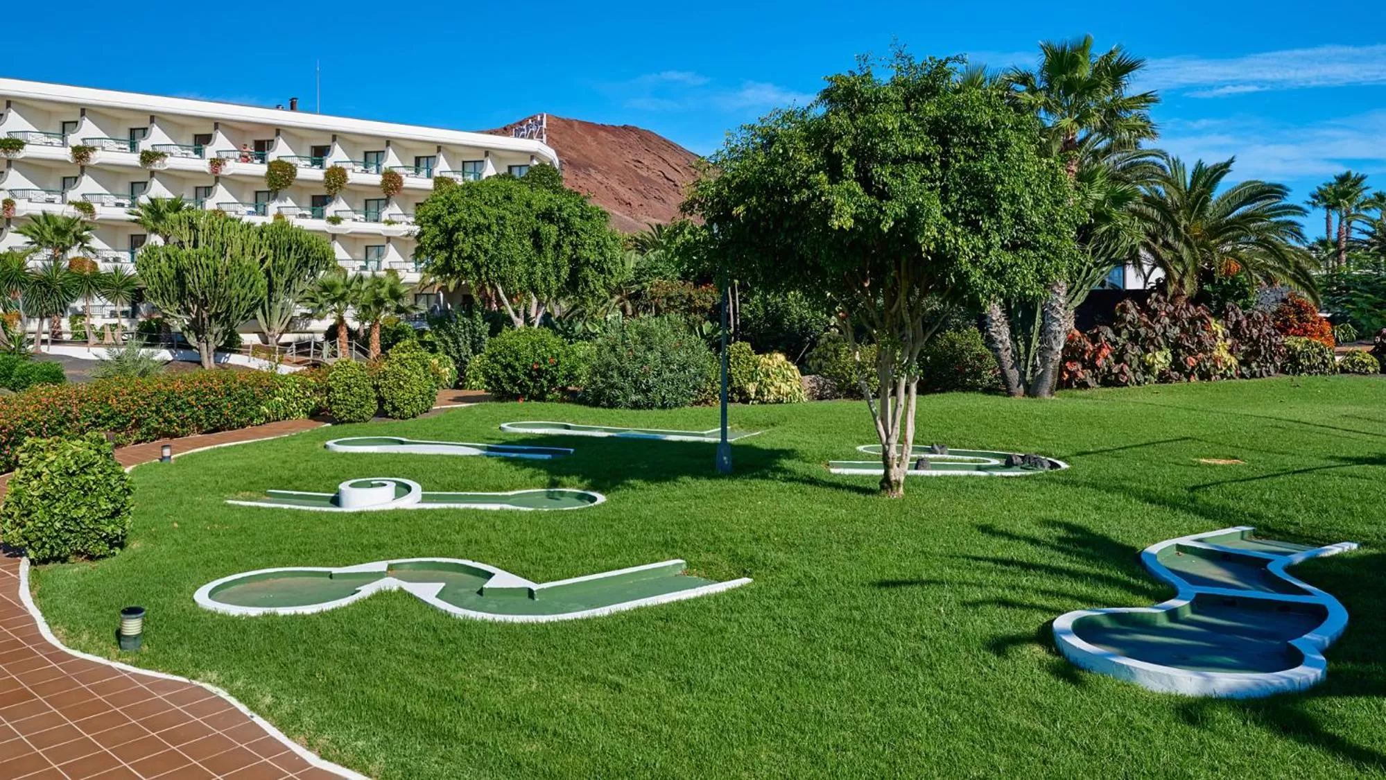 Minigolf in Hipotels Natura Palace Adults Only