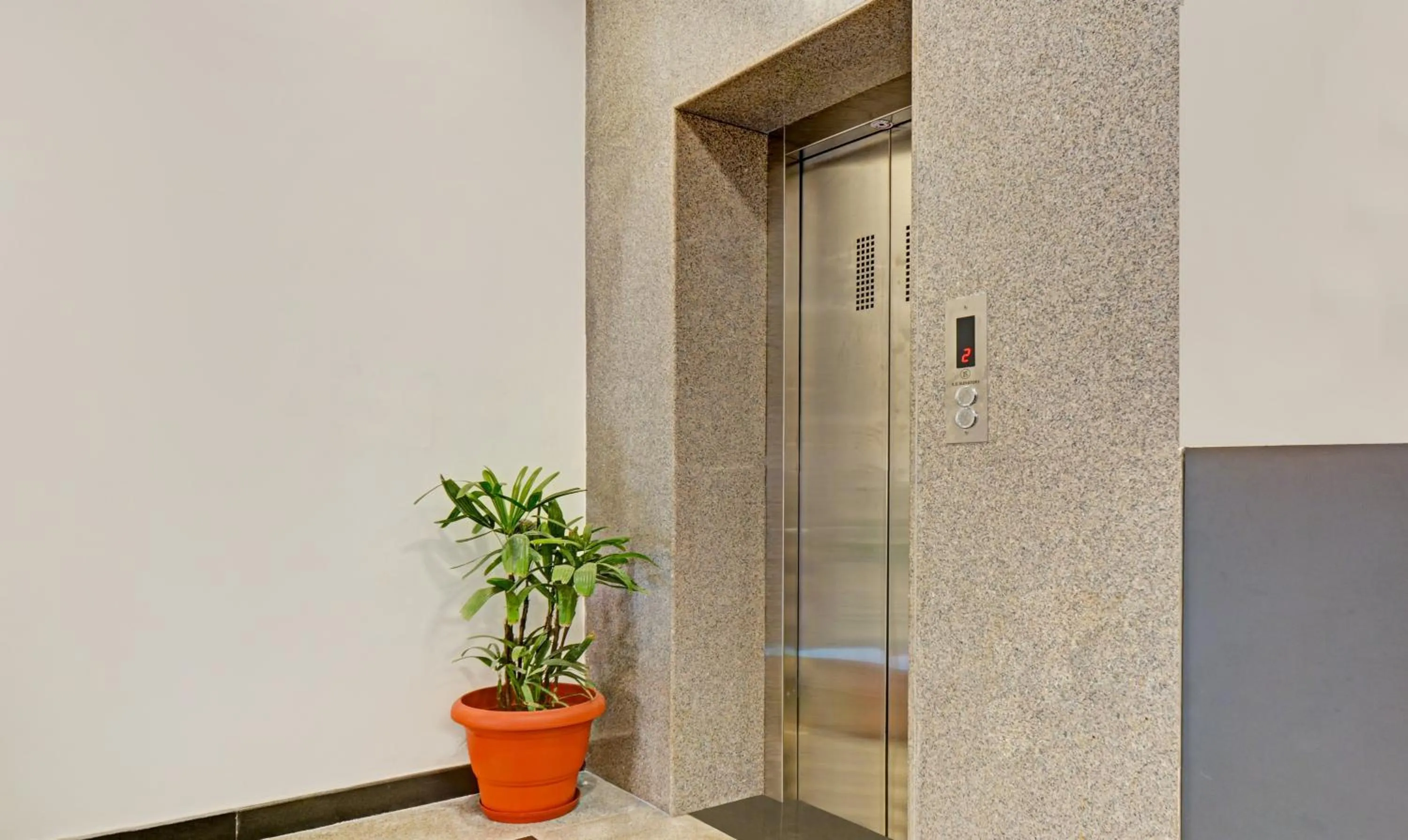 elevator in Treebo Paras Raj Near City Palace